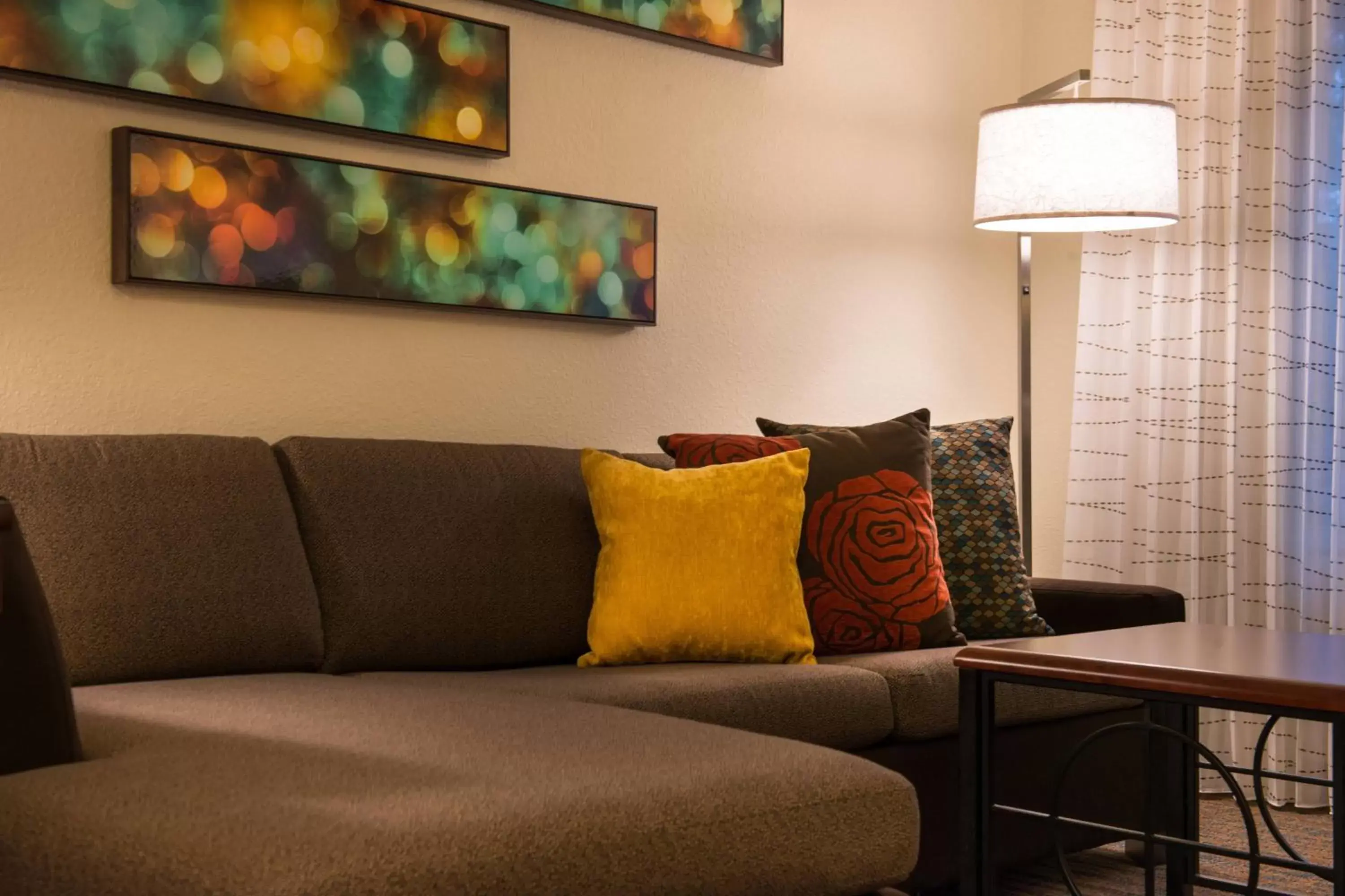 Photo of the whole room, Seating Area in Residence Inn Gainesville I-75