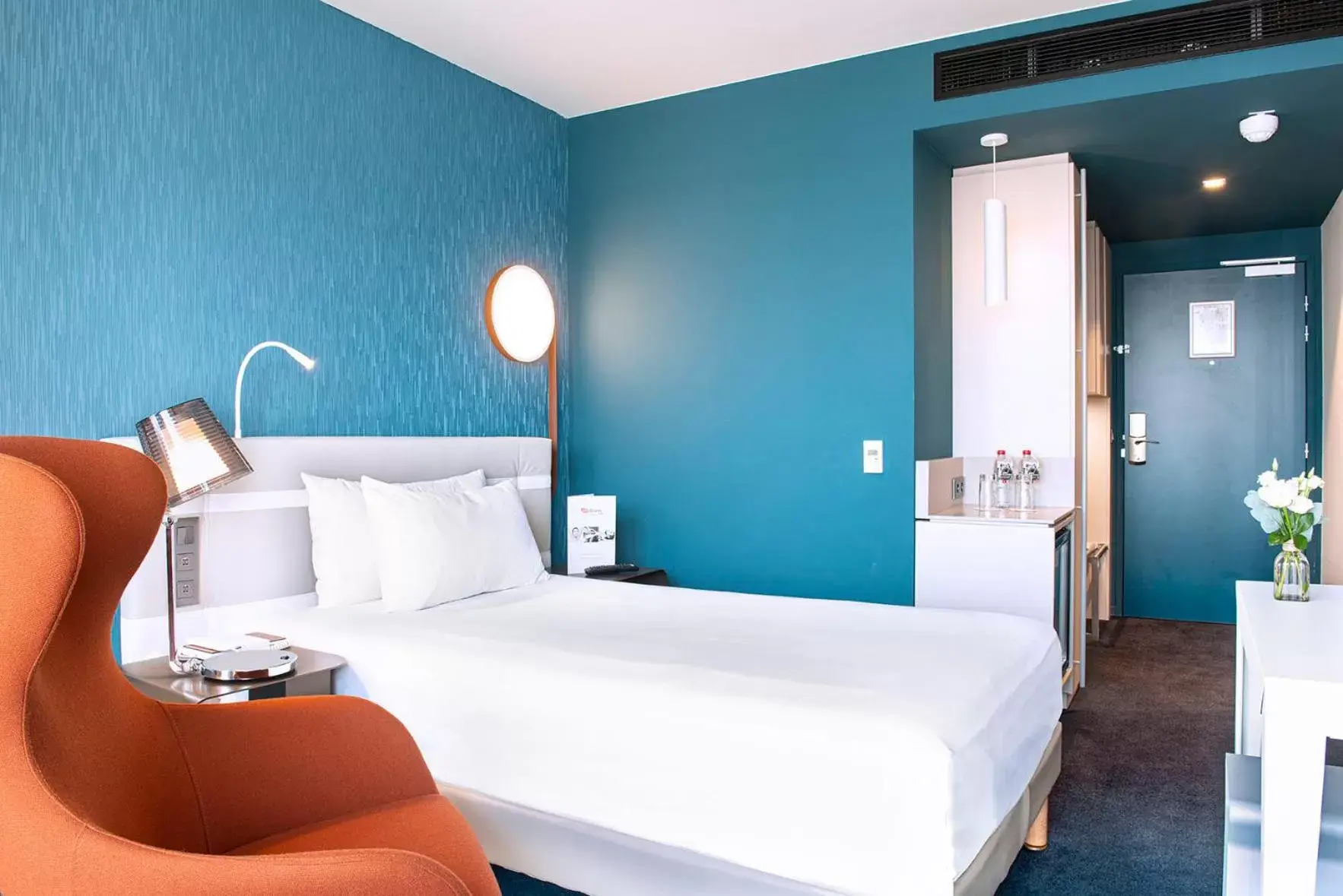 Bedroom, Bed in Radisson Blu Hotel Bordeaux