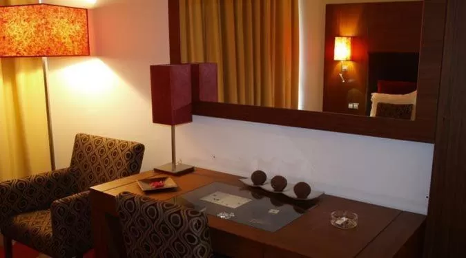 Seating area in Hotel Dighton