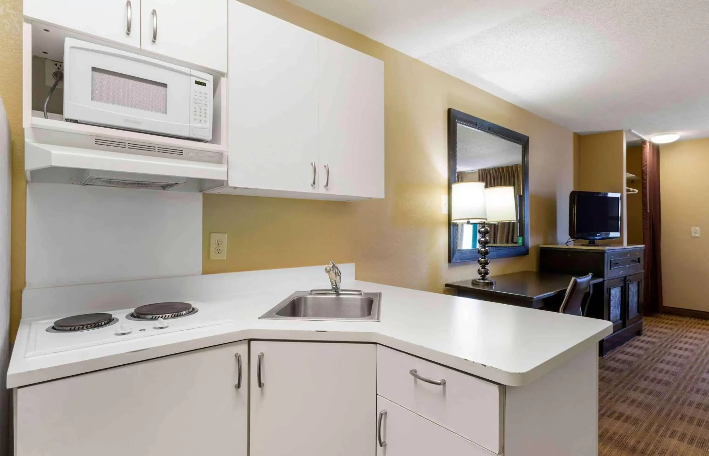 Bedroom, Kitchen/Kitchenette in Extended Stay America Suites - Phoenix - Chandler