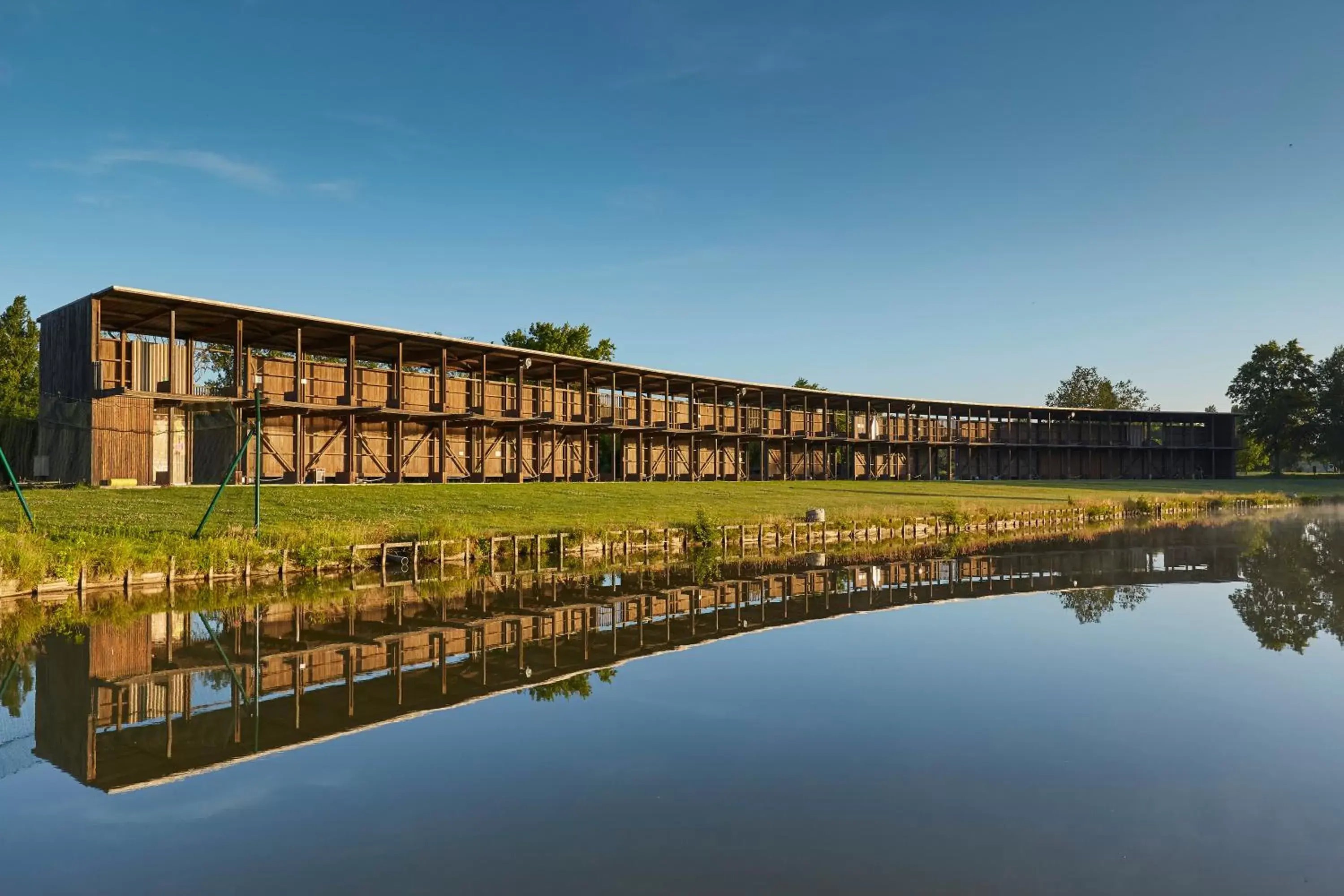 Golfcourse, Swimming Pool in Pullman Bordeaux Lac