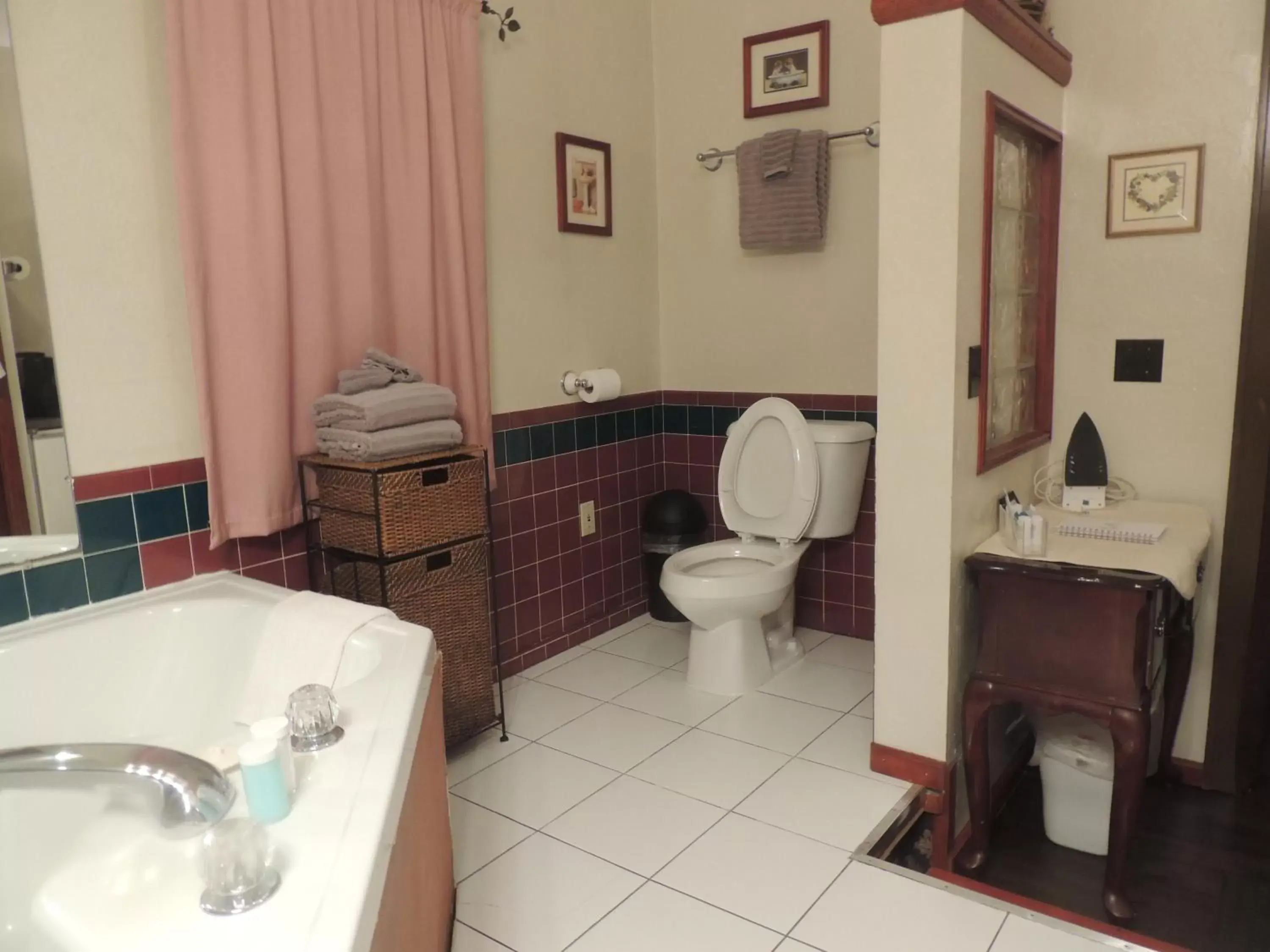 Bathroom in The Whispering Pines Inn