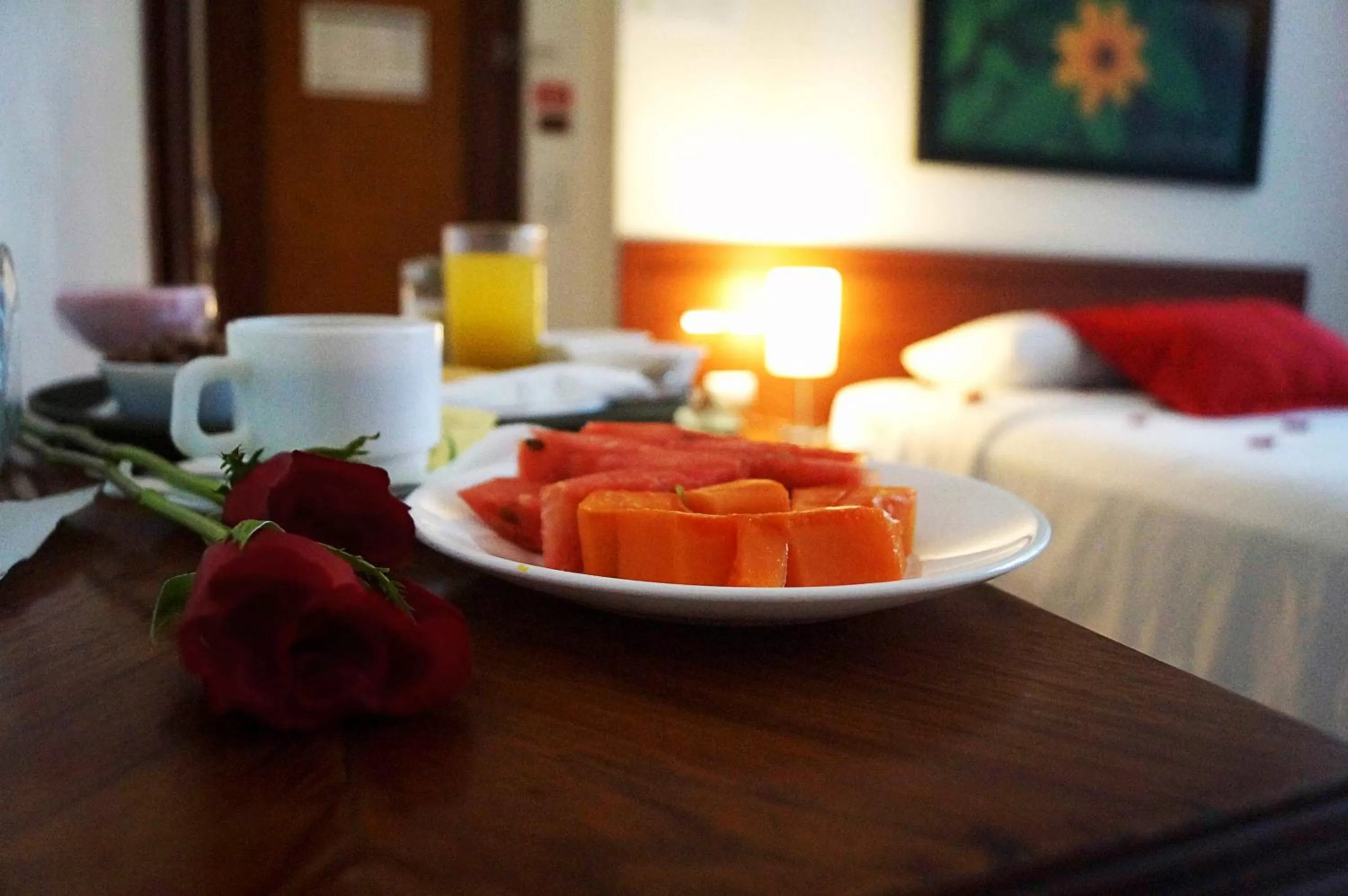 Bed in Hotel Castell - Cerca Del Aeropuerto