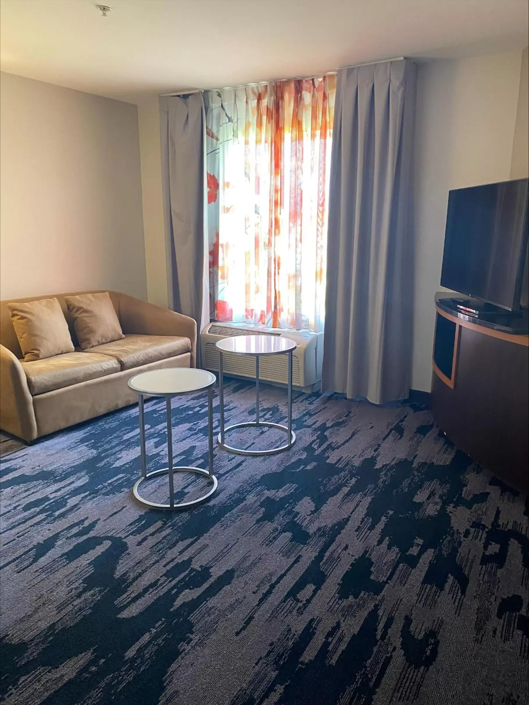 Living room, Seating Area in Fairfield Inn & Suites by Marriott Texarkana