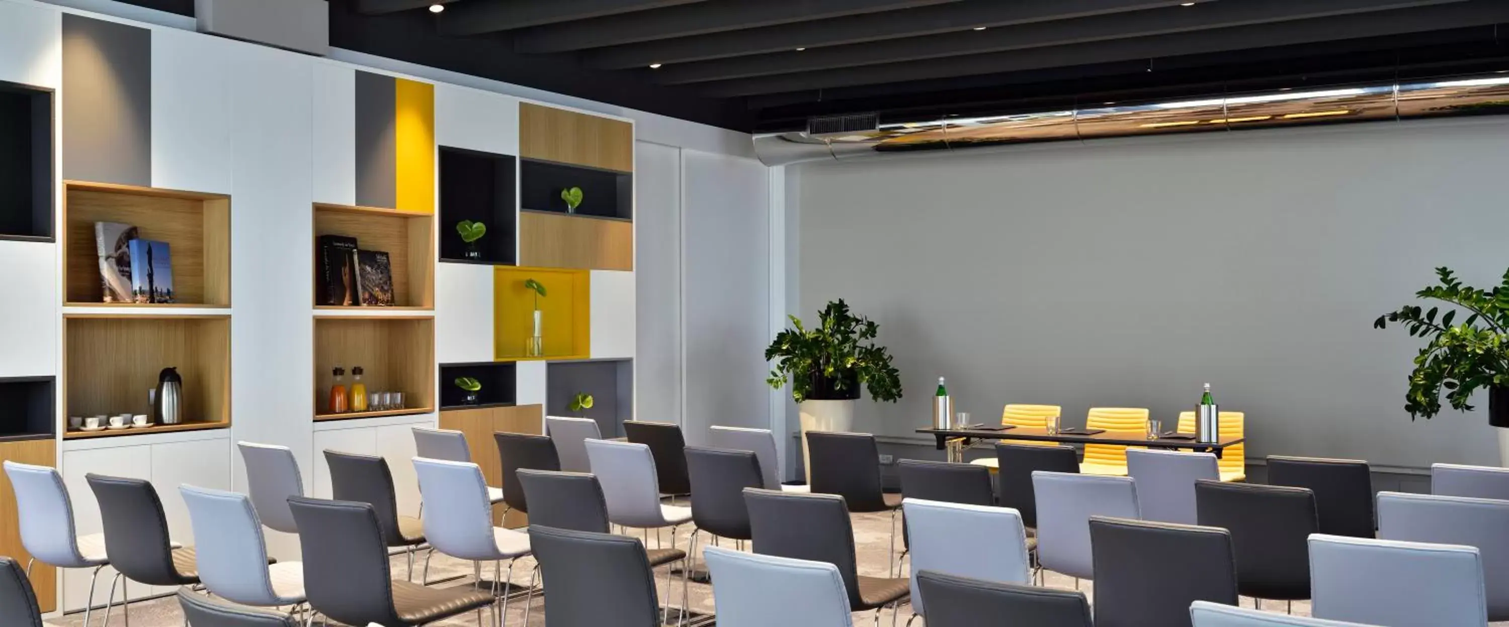 Business facilities in UNAHOTELS The ONE Milano Hotel & Residence