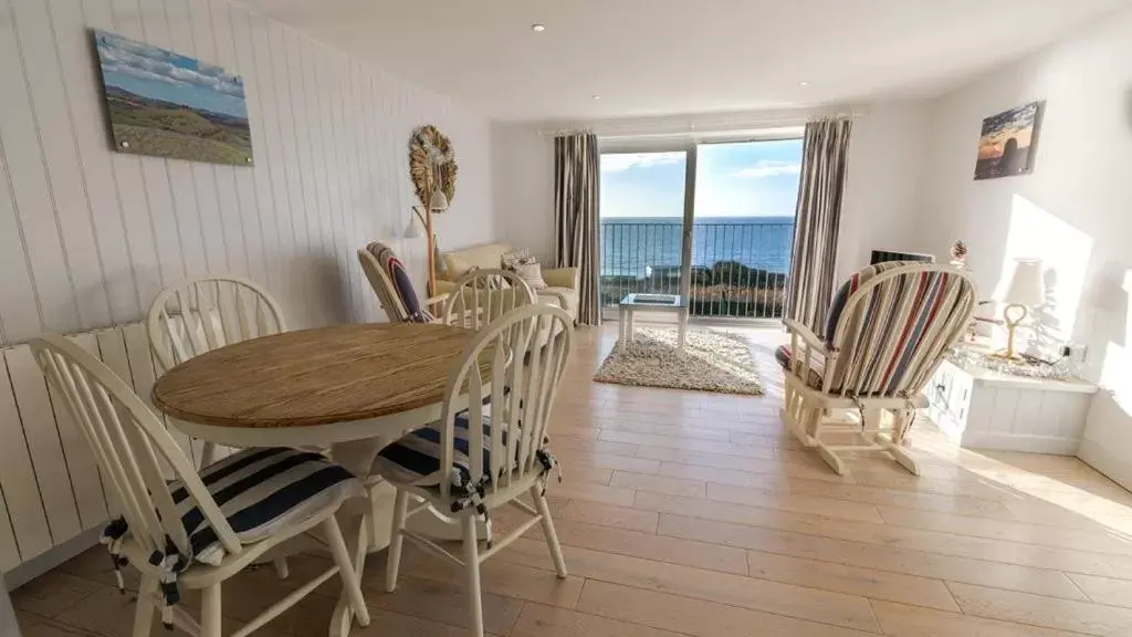 Natural landscape, Dining Area in Chesil Beach Lodge