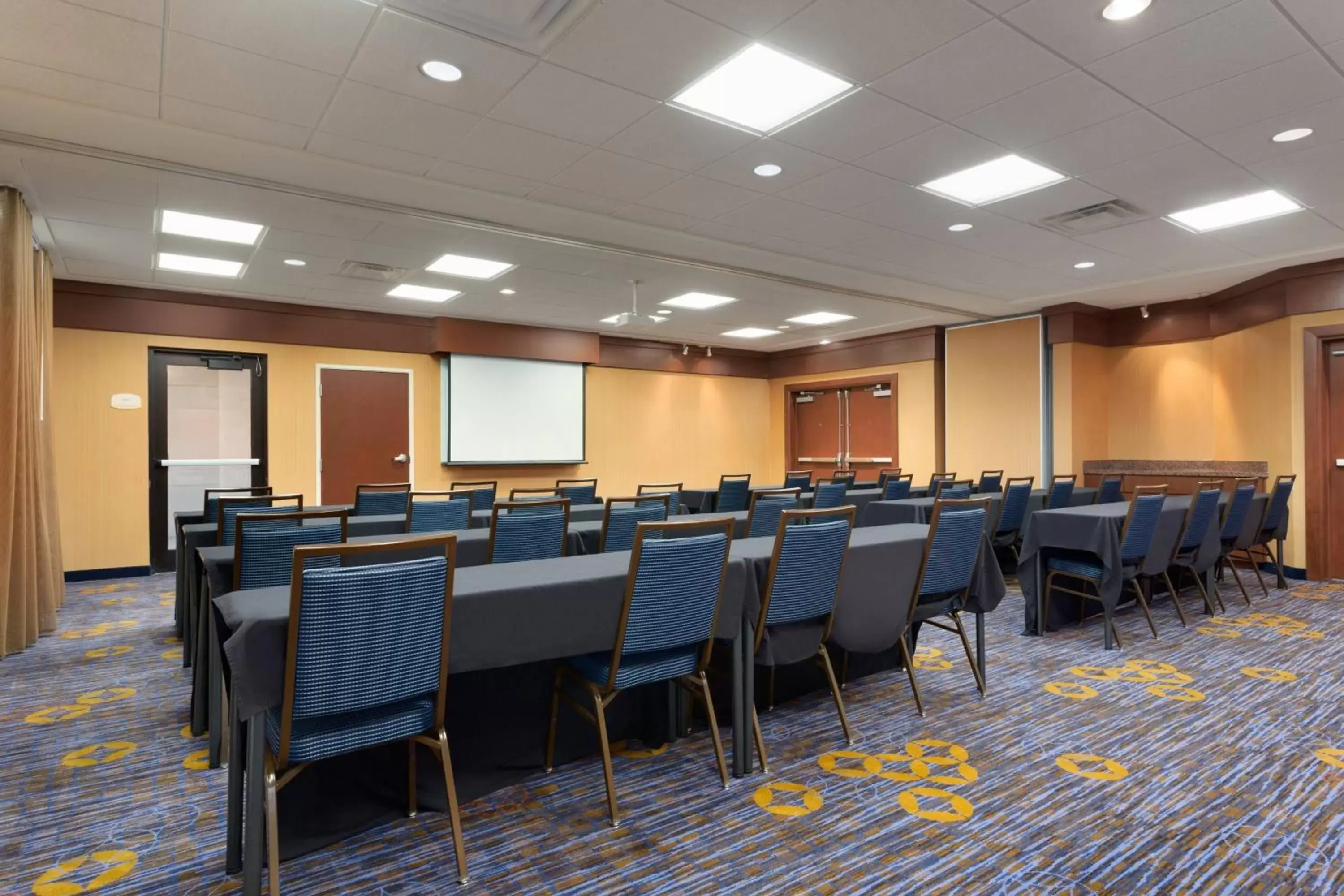 Meeting/conference room in Courtyard by Marriott Oklahoma City North/Quail Springs