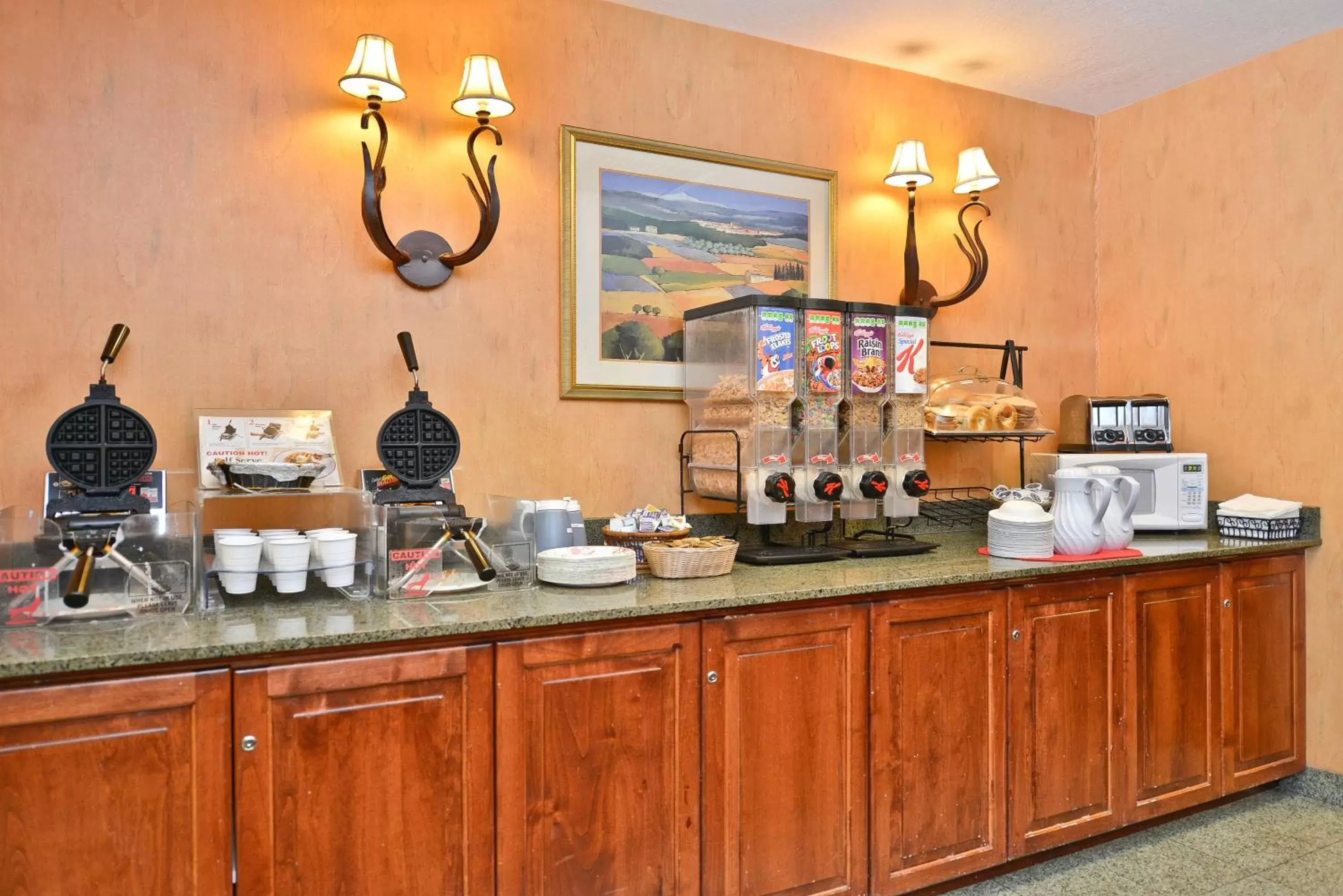 Restaurant/places to eat in Ramada by Wyndham Kent Seattle Area Restaurant/places to eat in Ramada by Wyndham Kent Seattle Area