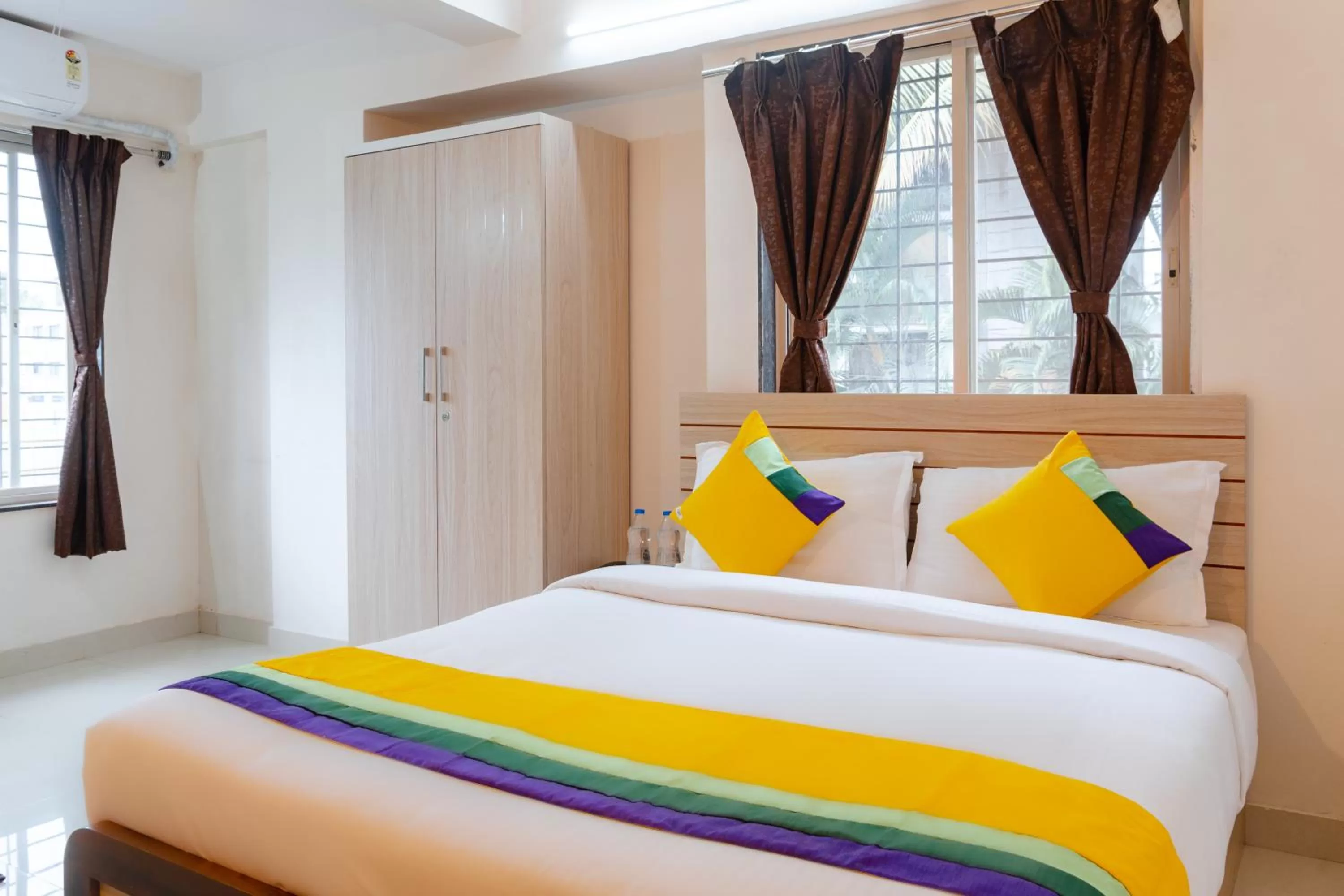 Bed in Itsy By Treebo - Opal Suites