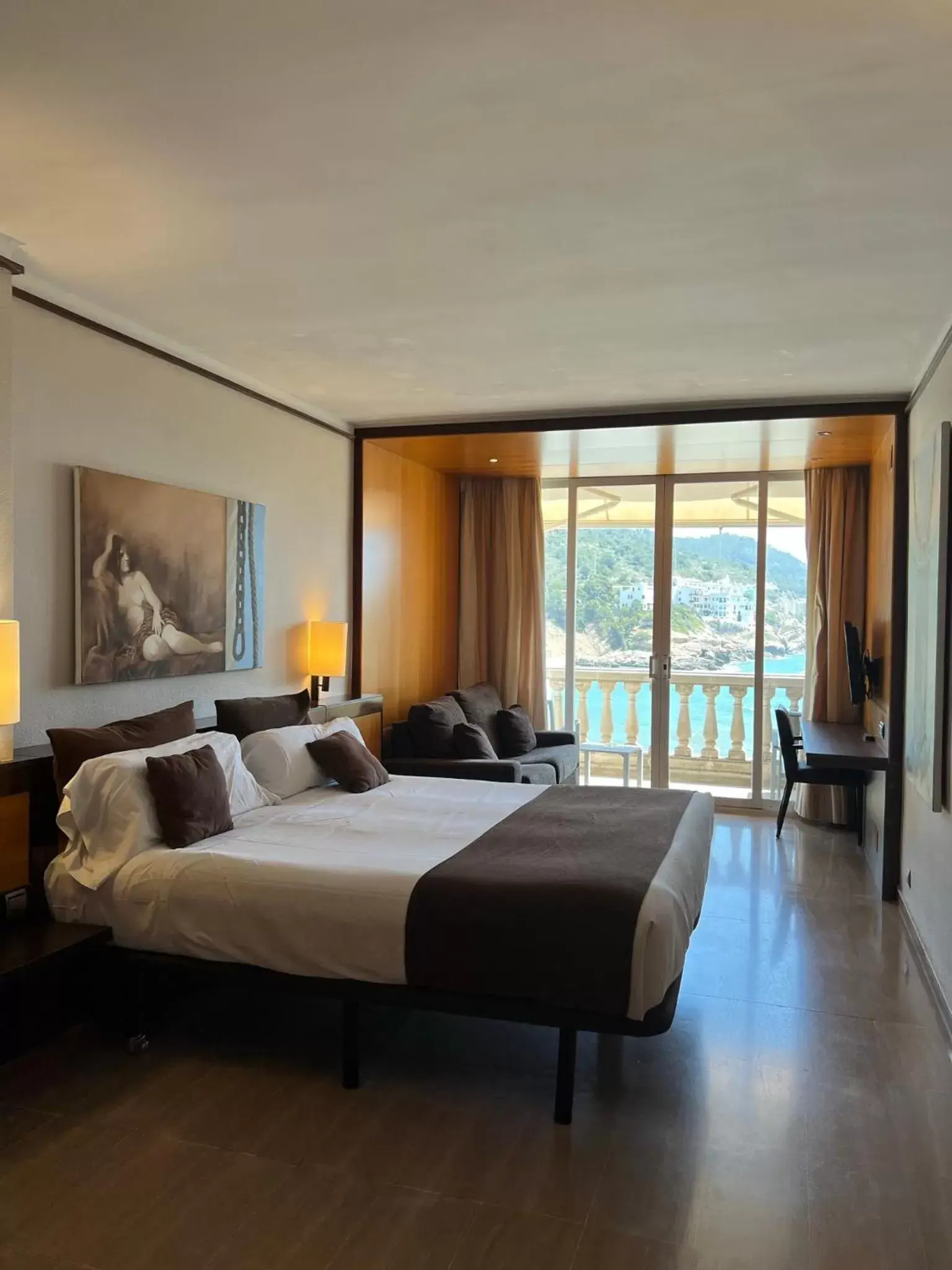 Photo of the whole room, Bed in Estela Barcelona
