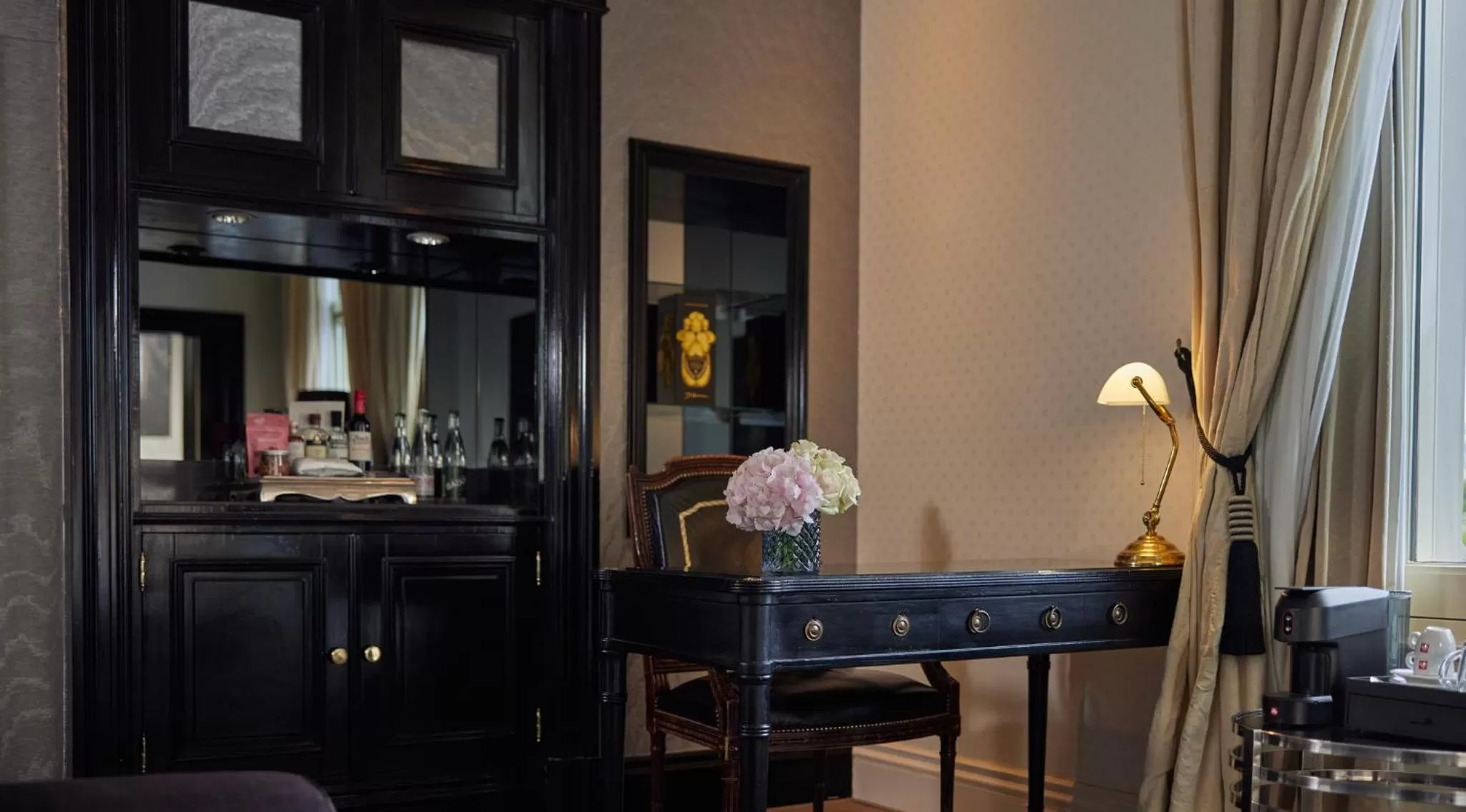 Photo of the whole room in InterContinental Amstel Amsterdam by IHG