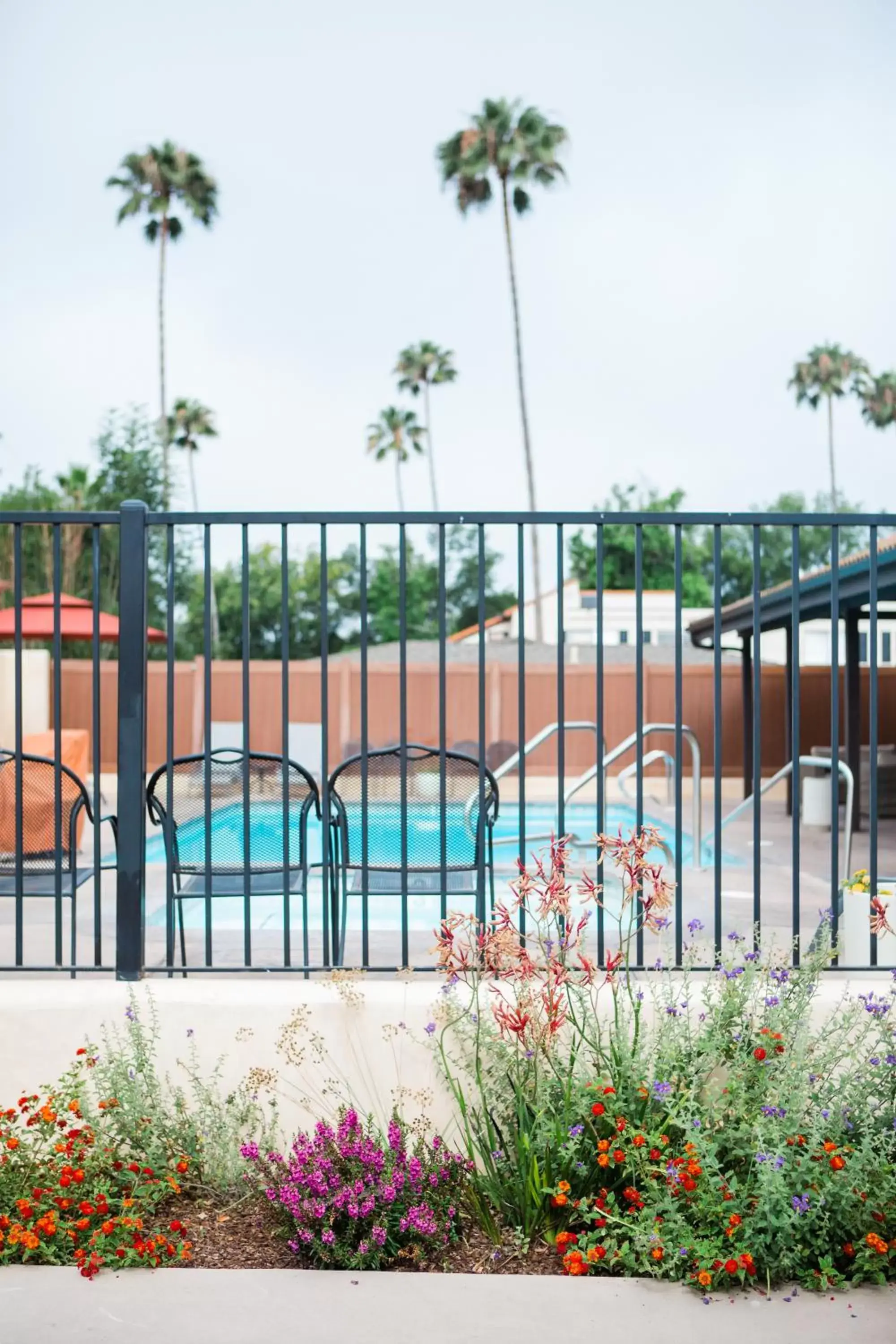 Swimming pool, Pool View in Casa Ojai Inn