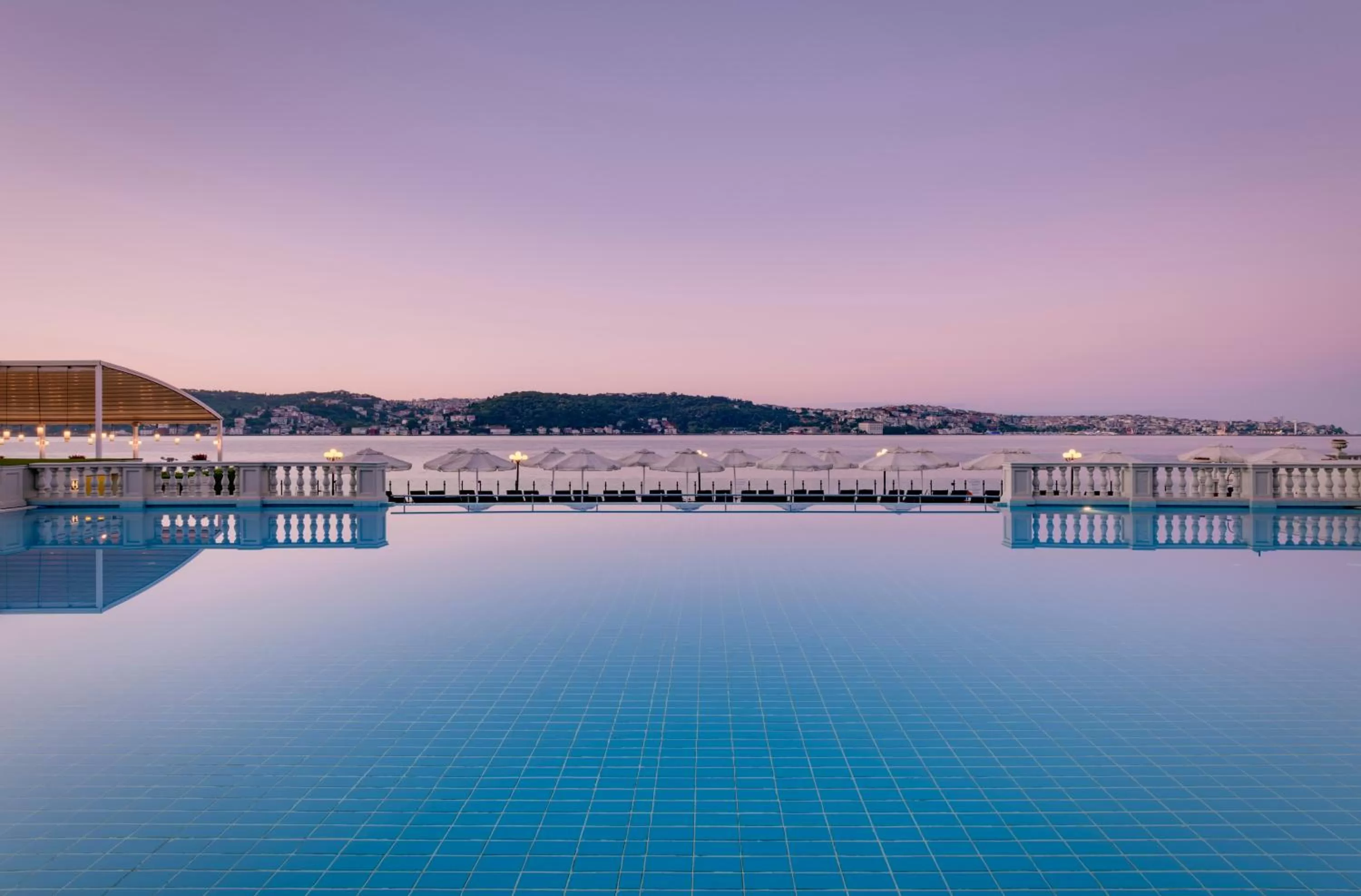 Swimming pool in Çırağan Palace Kempinski Istanbul