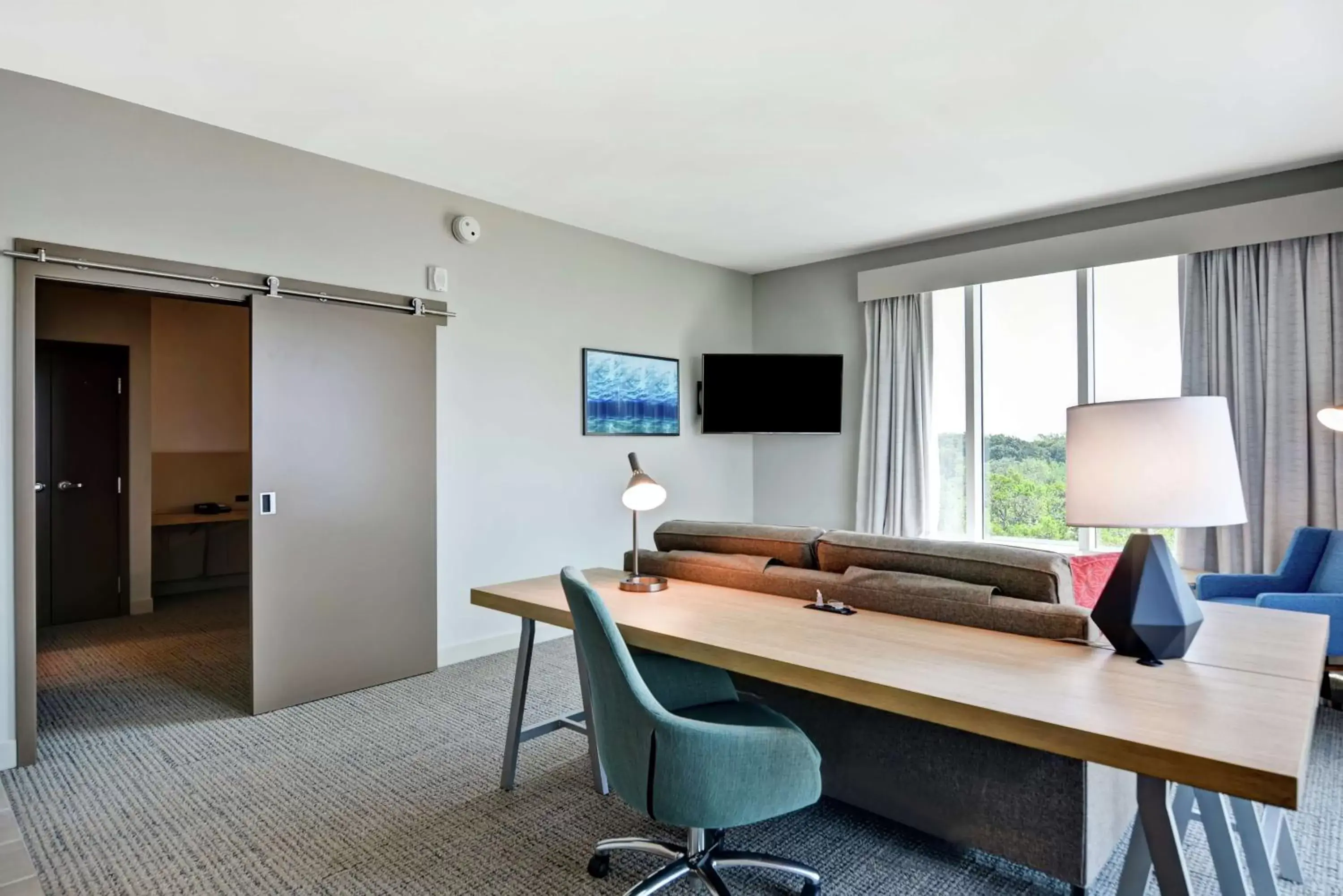 Bedroom, Seating Area in Hilton Garden Inn Biloxi