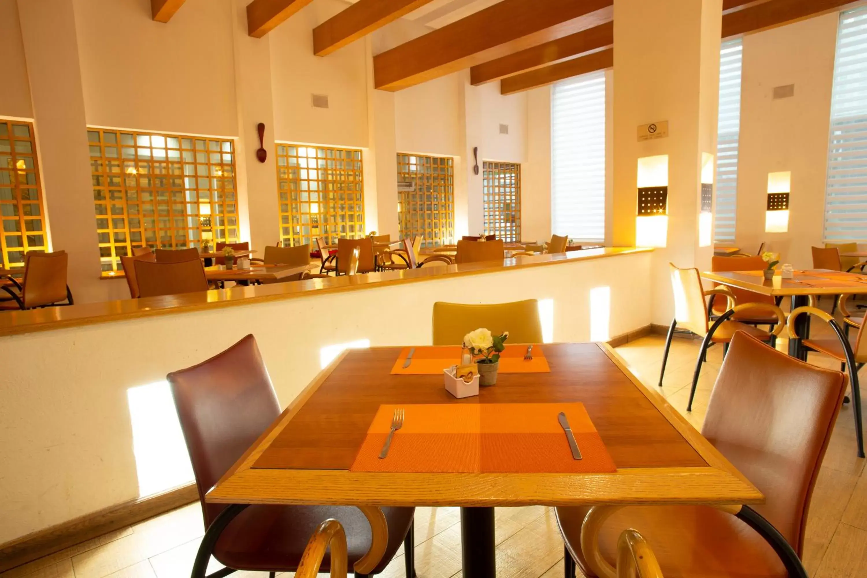 Staff, Restaurant/Places to Eat in Best Western PLUS Monterrey Colón