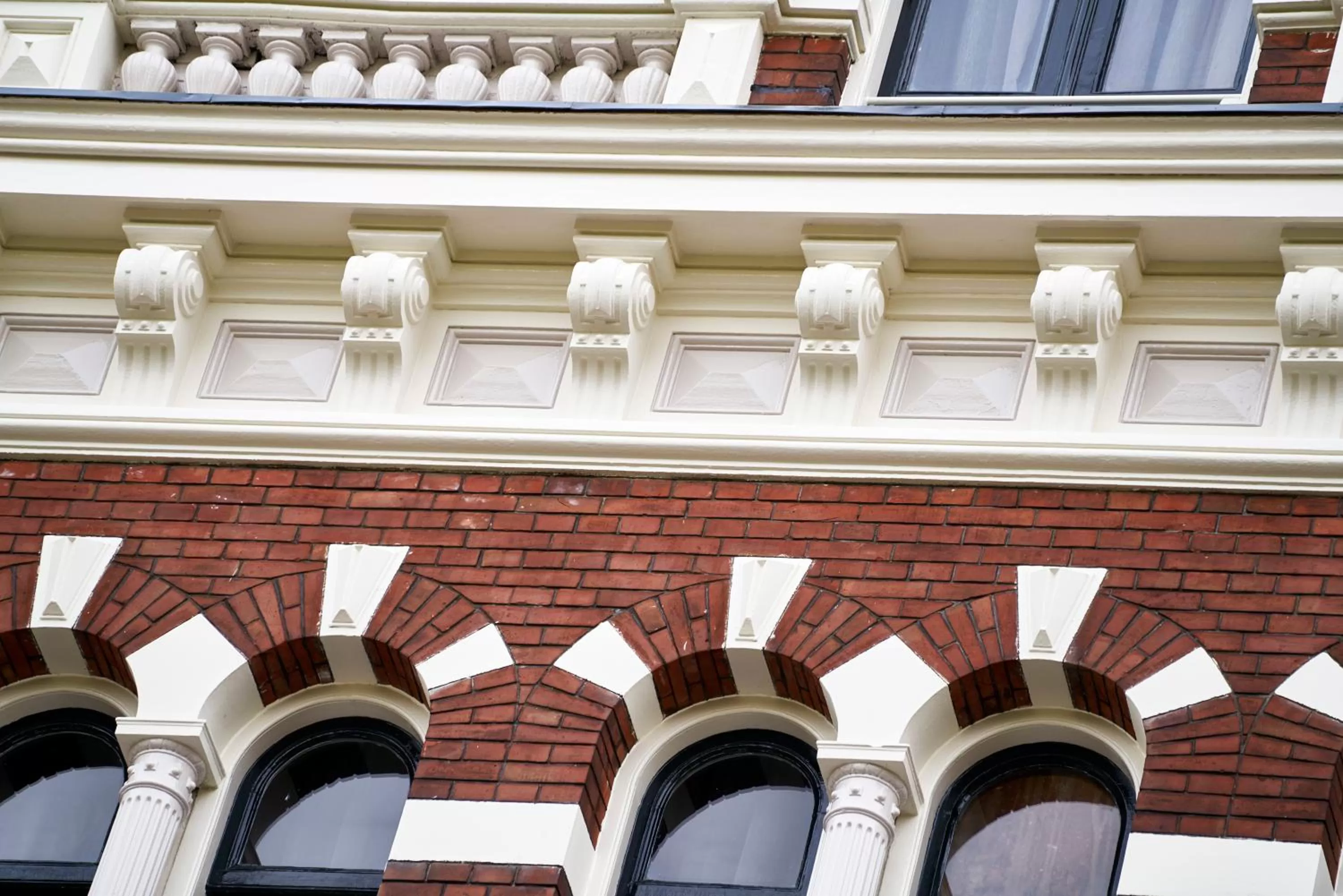 Facade/entrance in Hotel The Bird