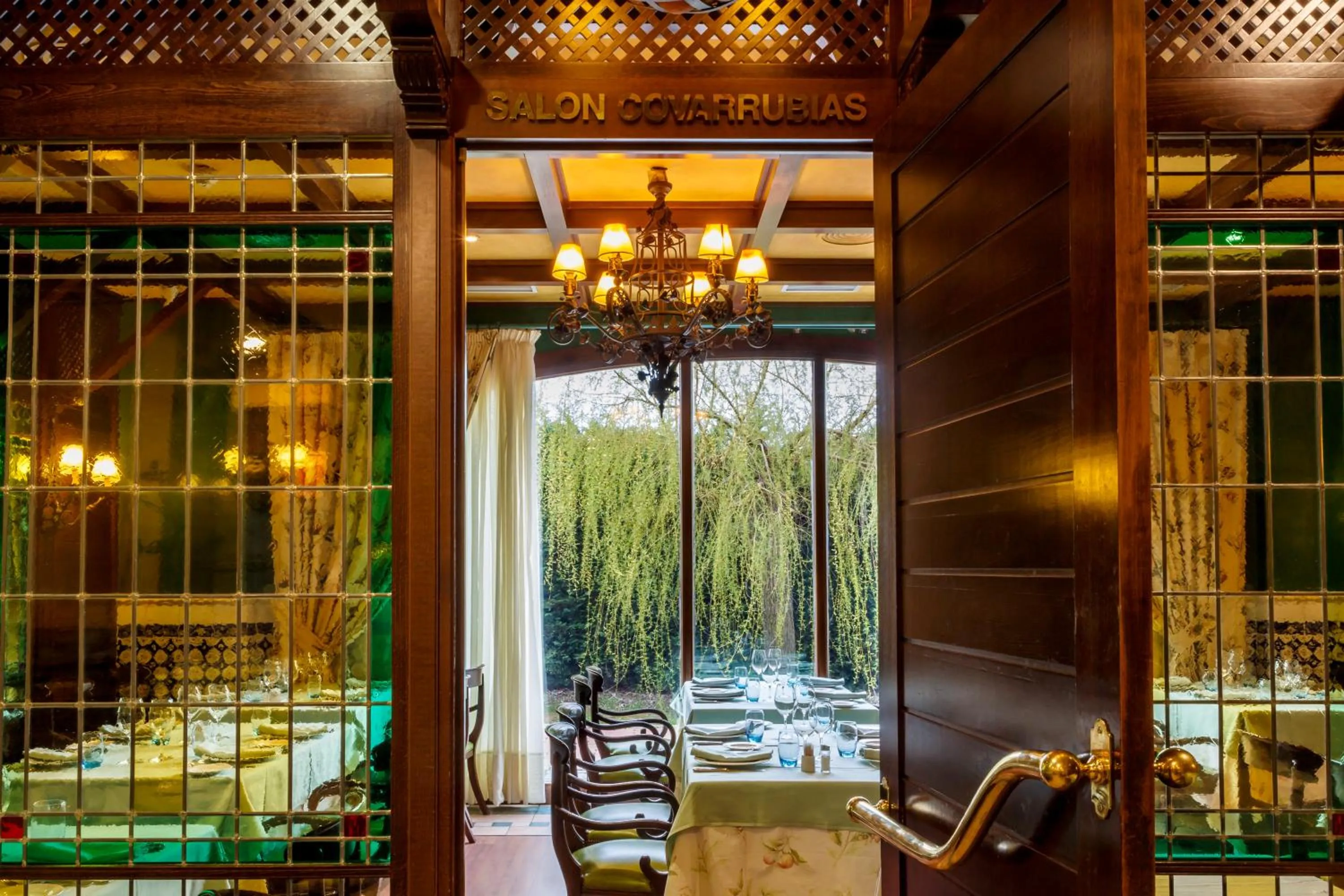 Restaurant/places to eat in Hotel Azofra