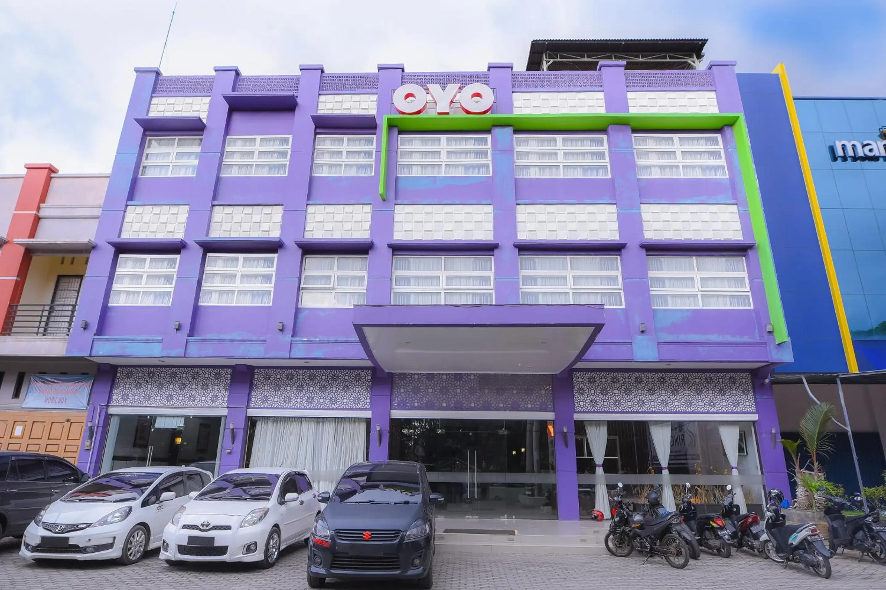 Facade/entrance, Property Building in OYO 1630 Hotel Syariah Ring Road