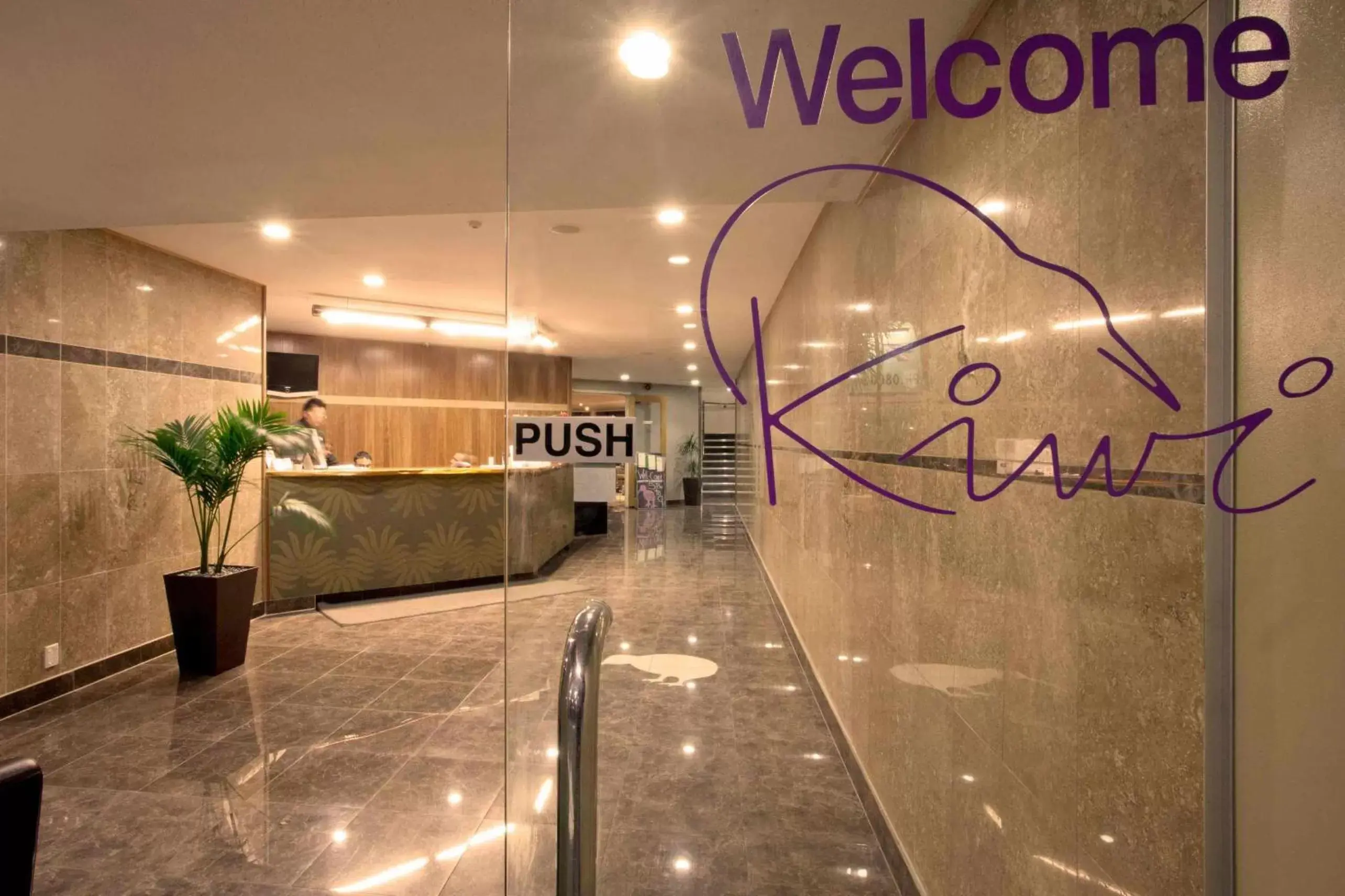 Lobby or reception, Property Logo/Sign in Auckland Airport Kiwi Hotel