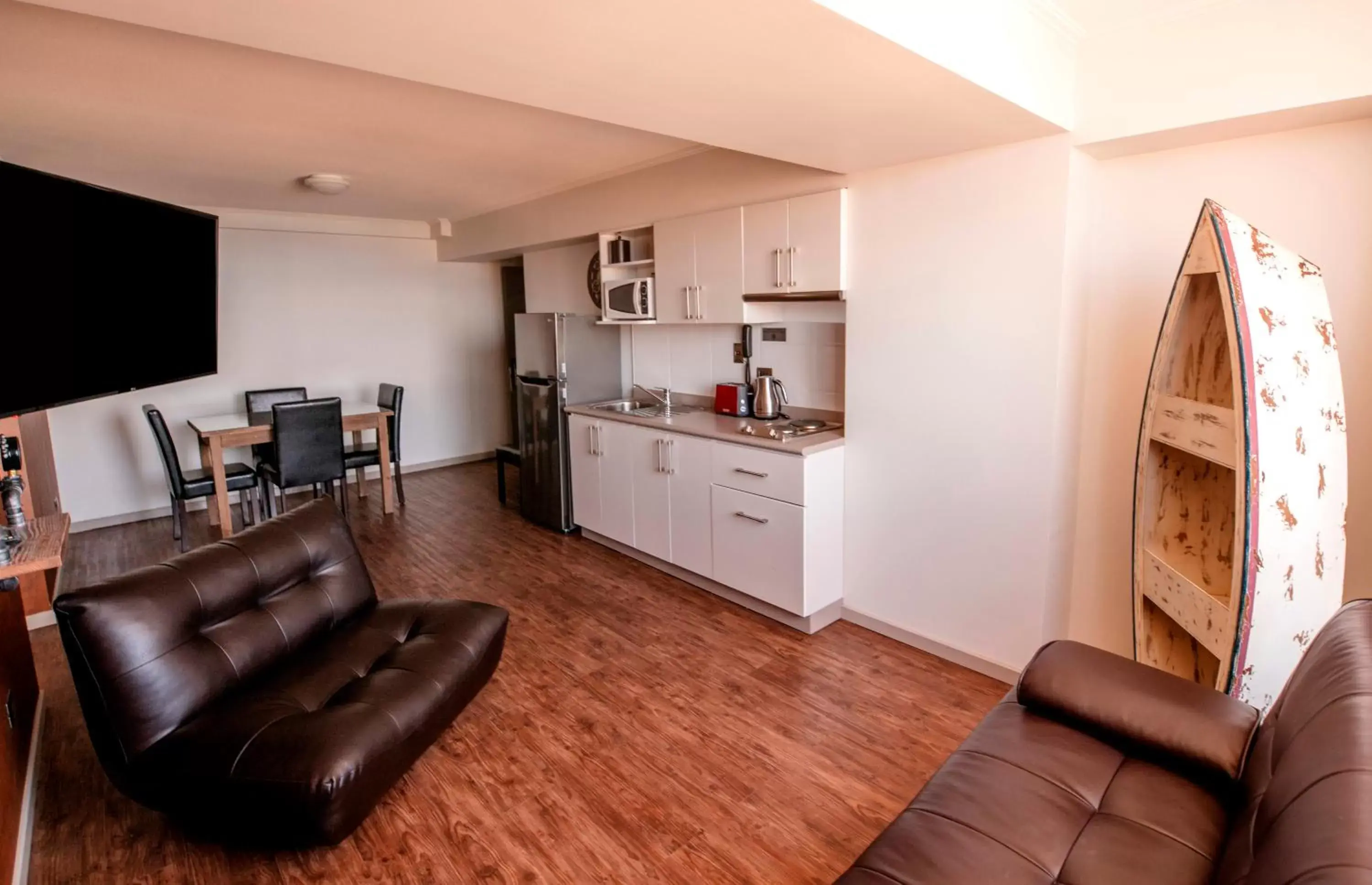 Photo of the whole room, Kitchen/Kitchenette in Gran Cavancha Hotel & Apartment