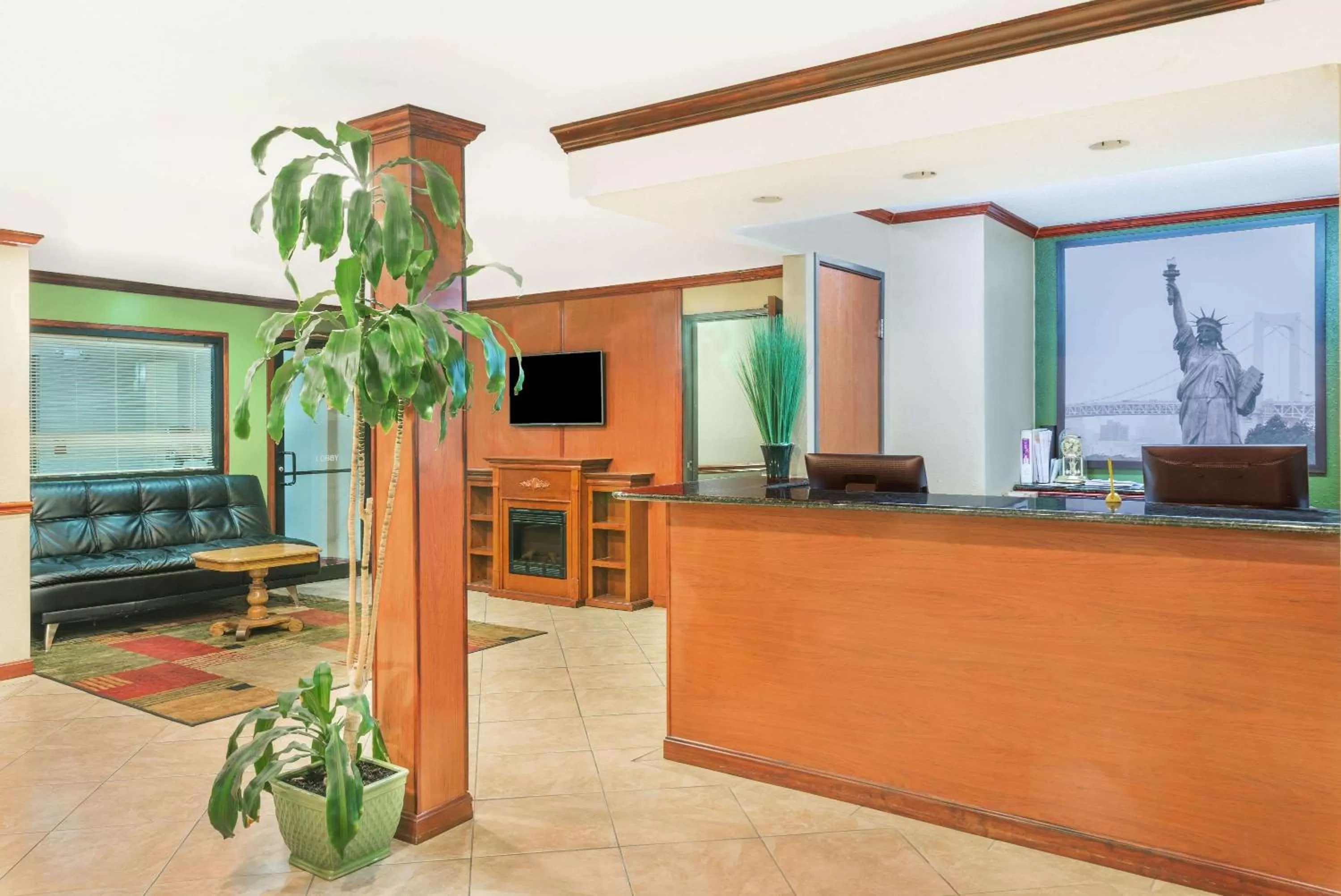 Lobby or reception in Super 8 by Wyndham Tilton/Lake Winnipesaukee