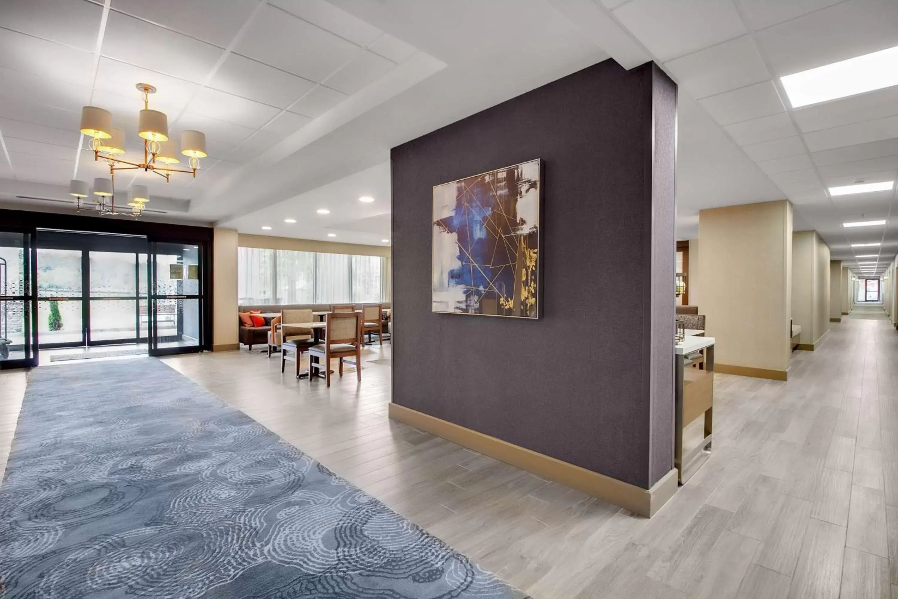 Lobby or reception in Hampton Inn Birmingham-Colonnade 280 Lobby or reception in Hampton Inn Birmingham-Colonnade 280