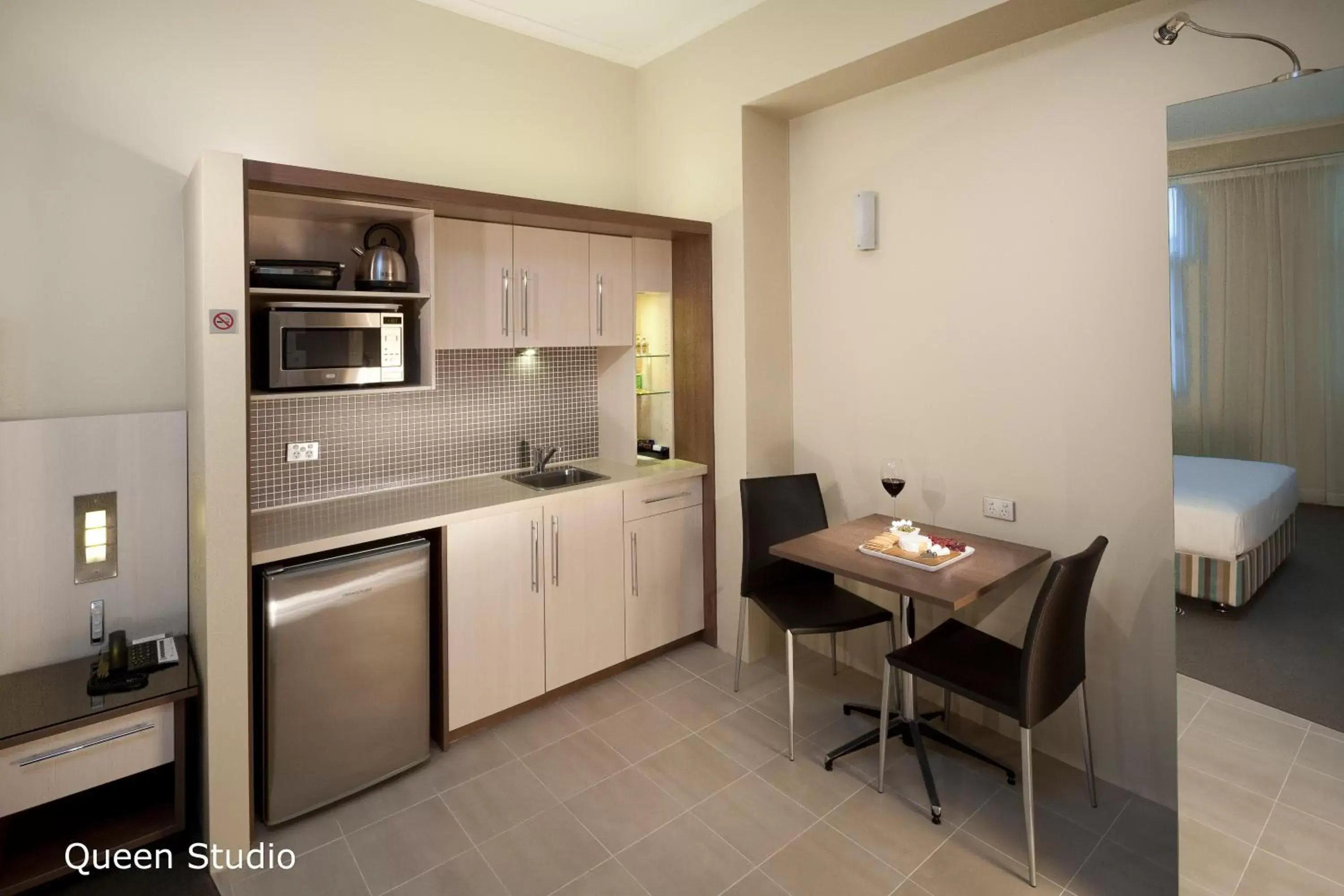 Kitchen or kitchenette, Kitchen/Kitchenette in Best Western Plus Hotel Stellar