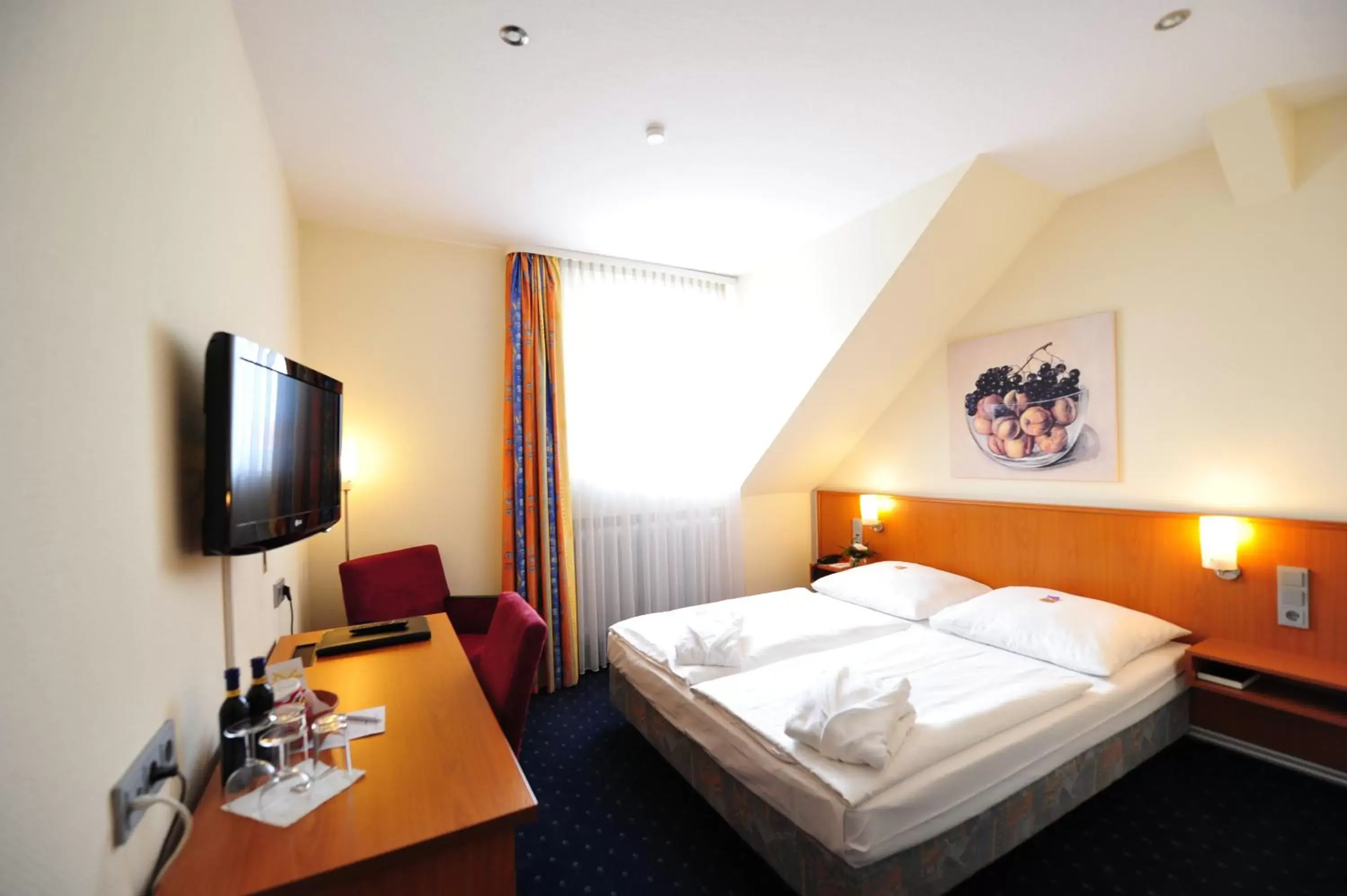 Photo of the whole room, Bed in Frühlings-Hotel
