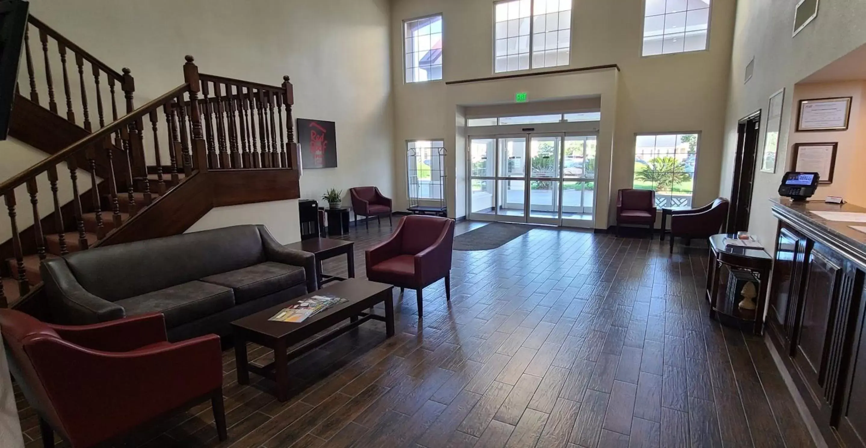 Lobby or reception, Lobby/Reception in Red Roof Inn & Suites Albany, GA