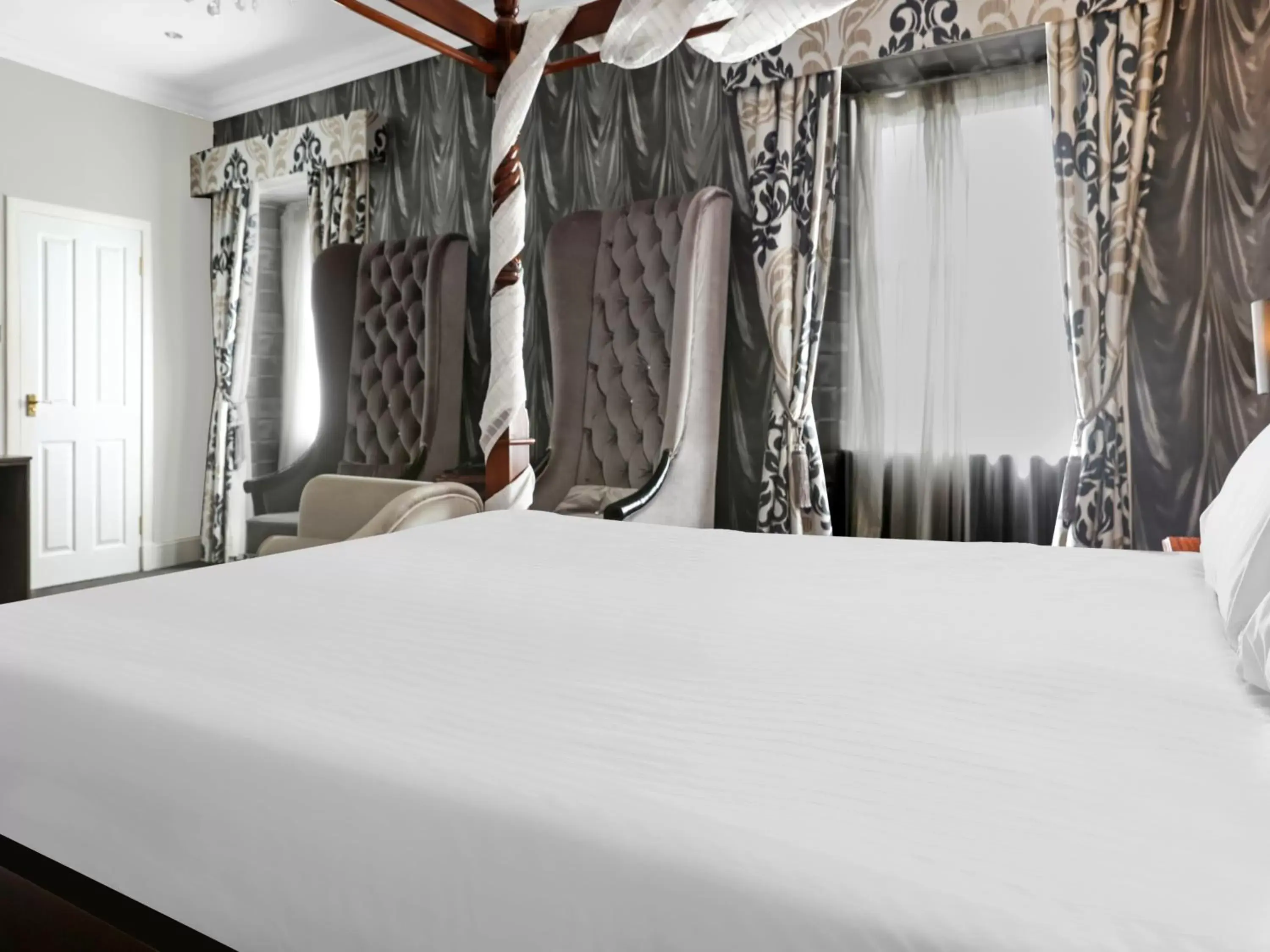 Bedroom, Bed in Dryfesdale Hotel - BW Signature Collection