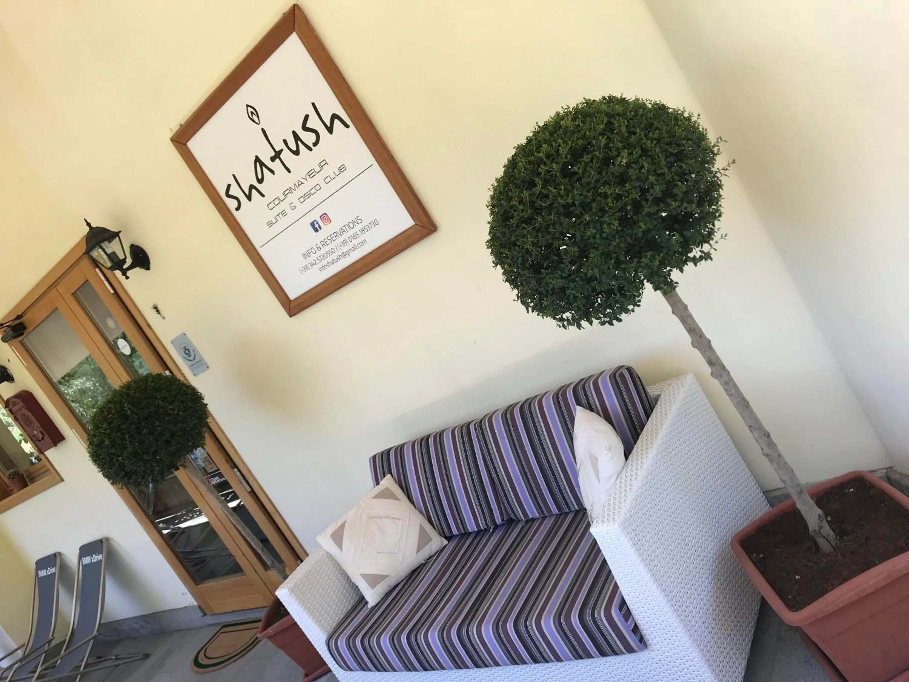 Facade/entrance in Shatush Hotel