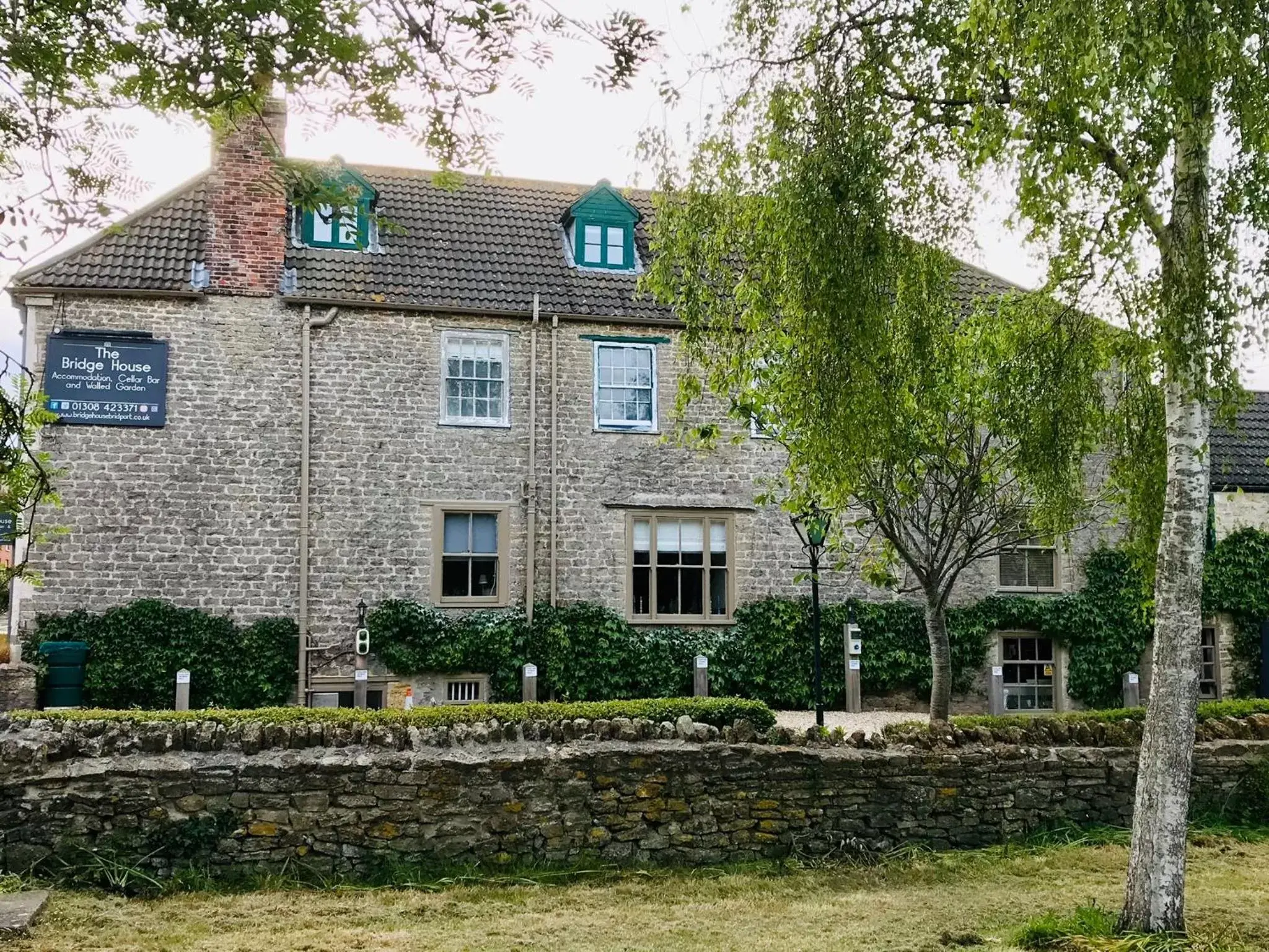 Property Building in The Bridge House