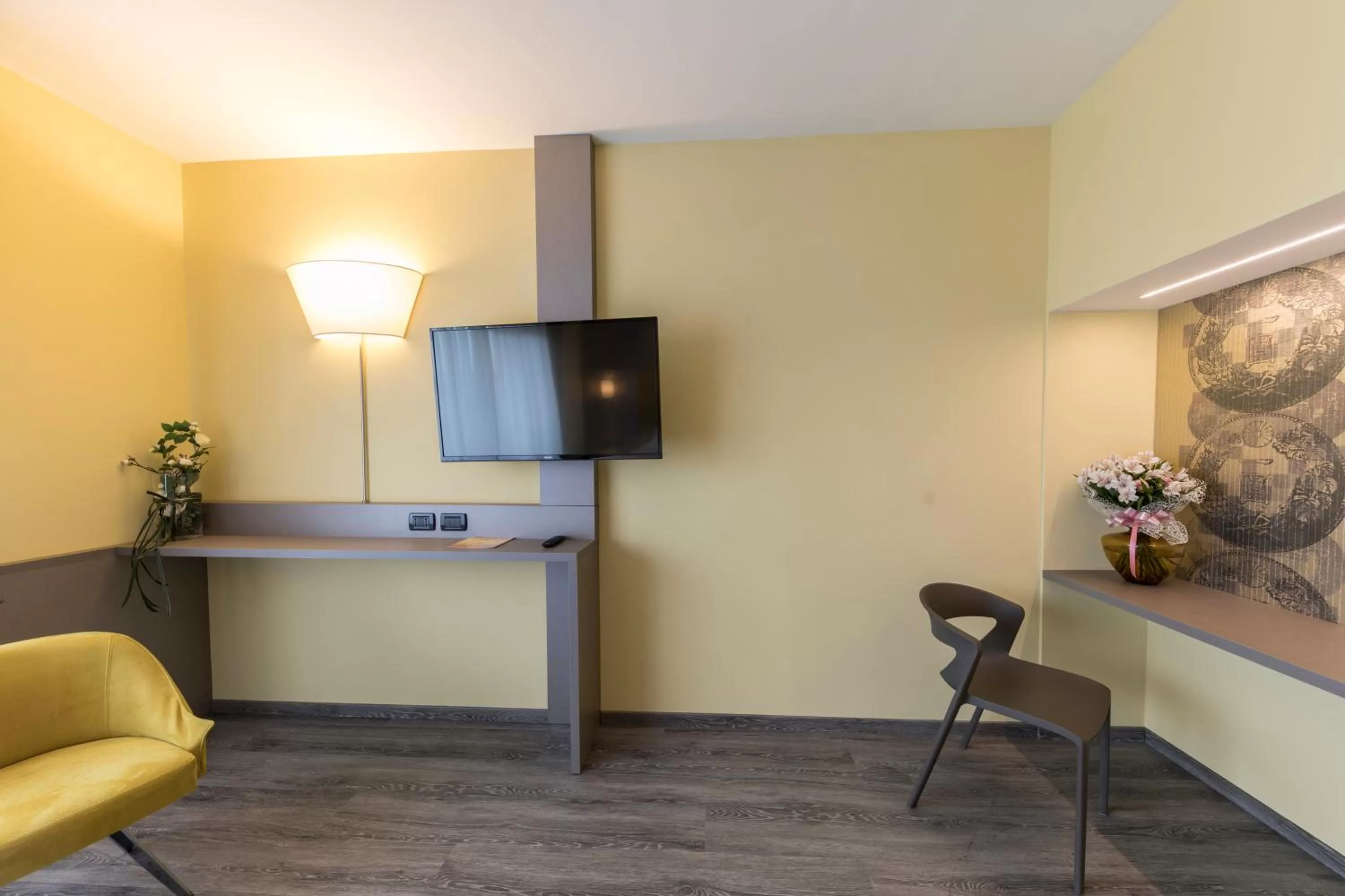 Communal lounge/ TV room in Hotel Donatello Imola