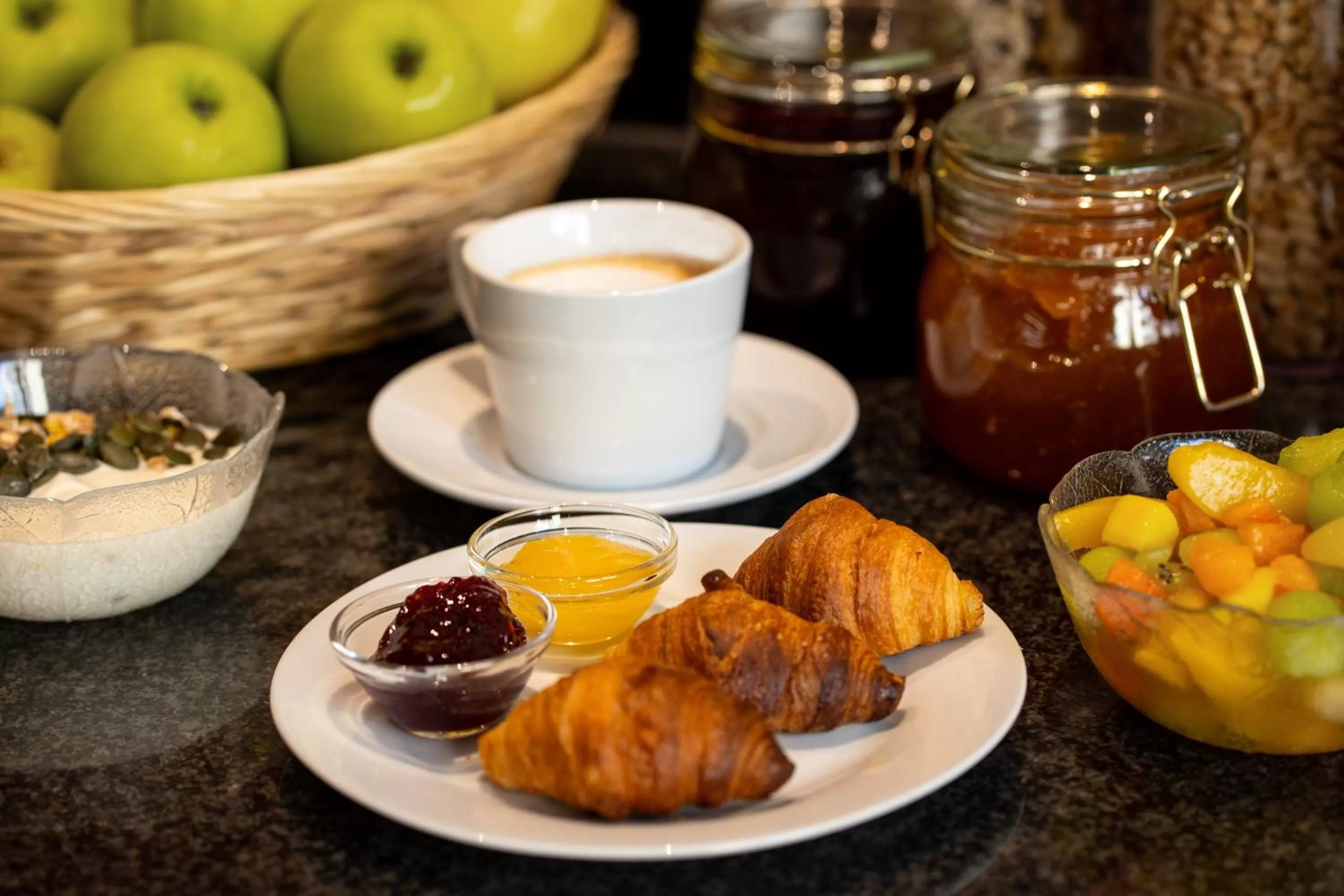 Breakfast in INVITE Hotel an der Kaiserburg