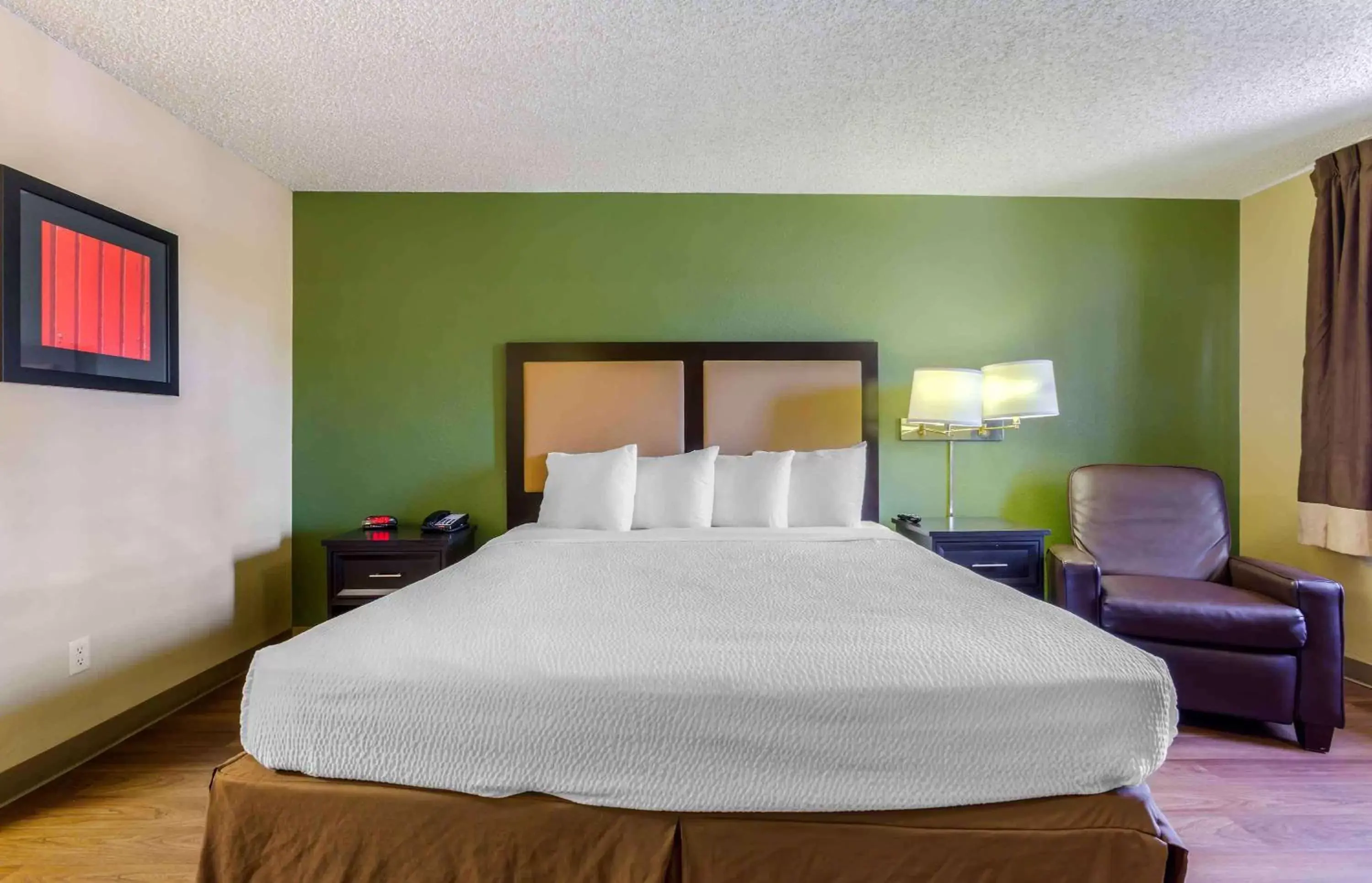 Bedroom, Bed in Extended Stay America Suites - Phoenix - Airport