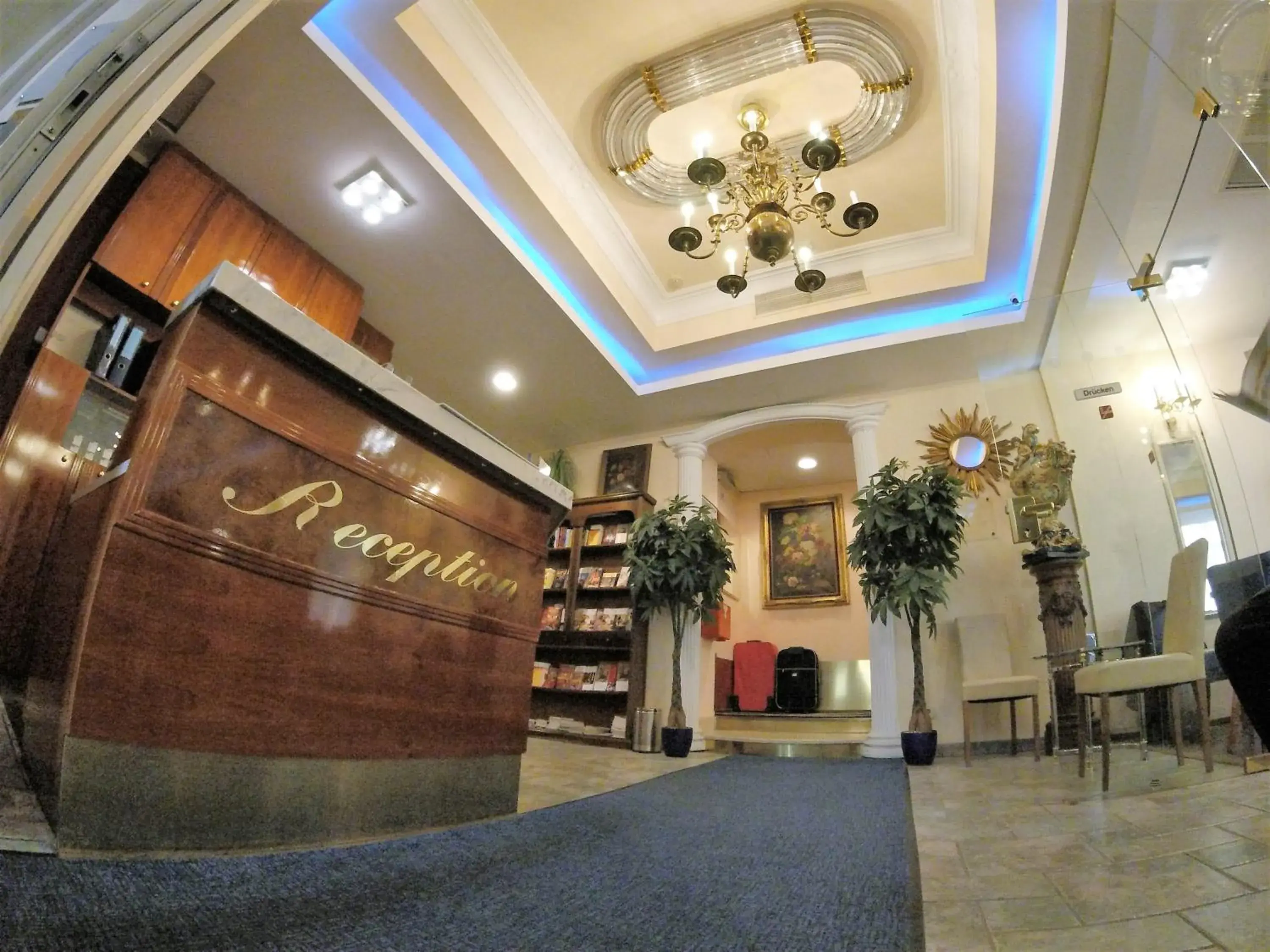 Seating area, Lobby/Reception in Hotel Pension Excellence