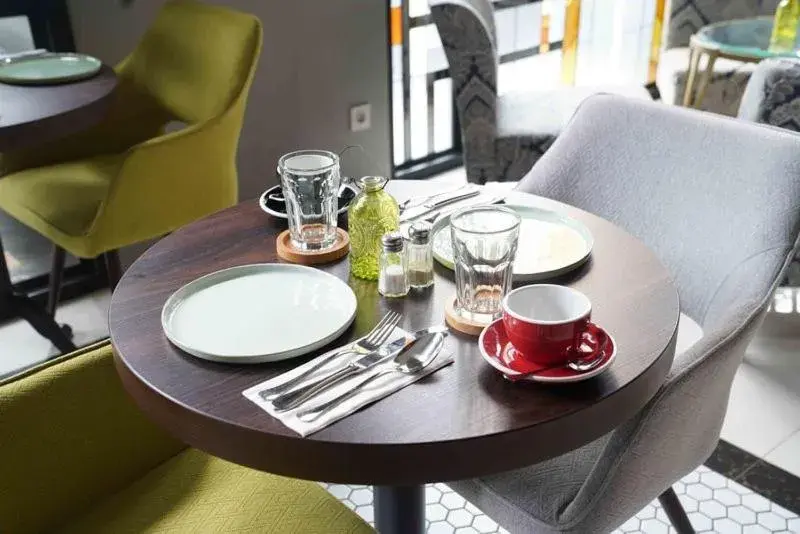 Restaurant/places to eat in Barito Mansion Restaurant/places to eat in Barito Mansion