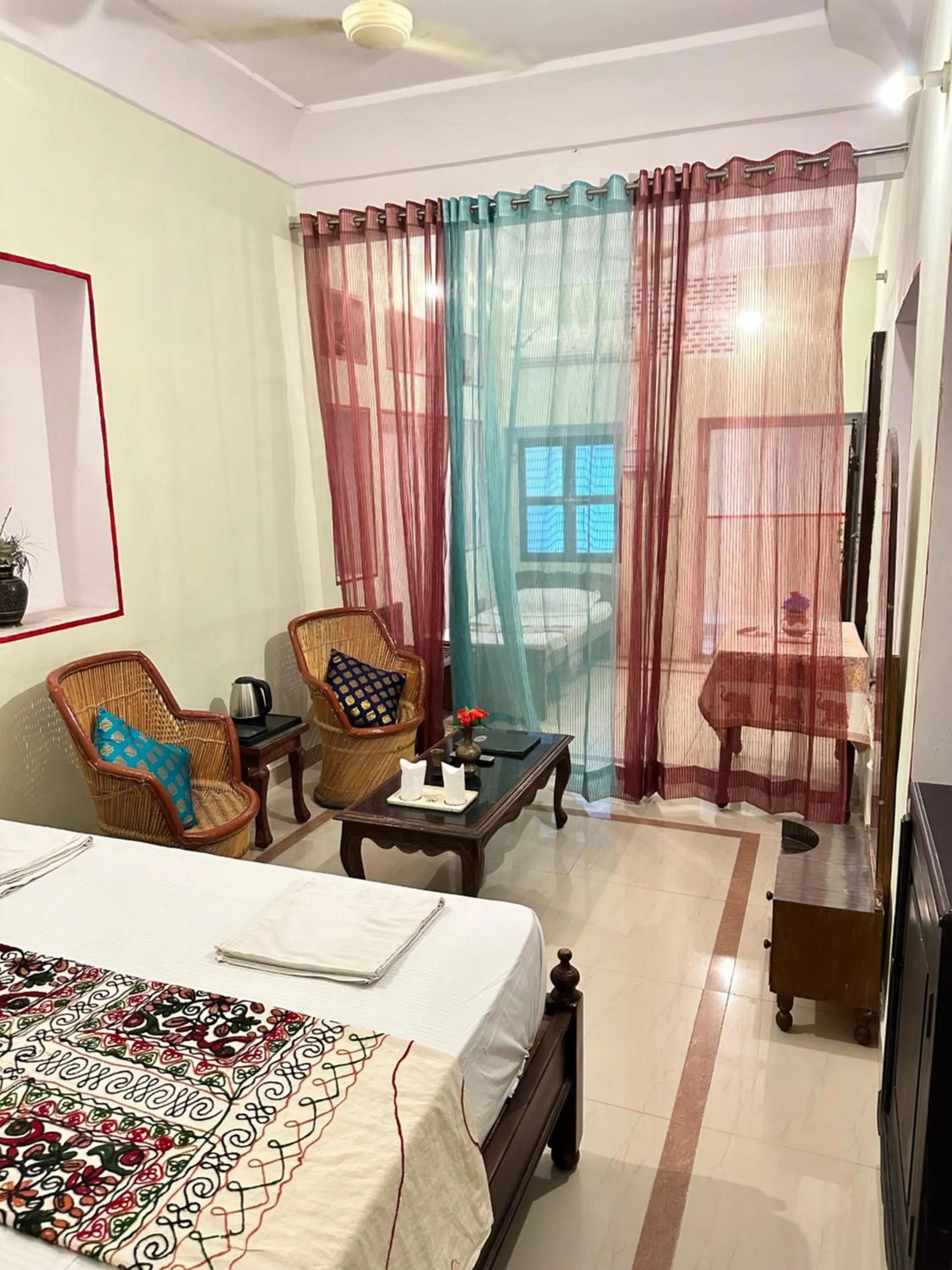 Bed in Rawla Mrignayani Palace