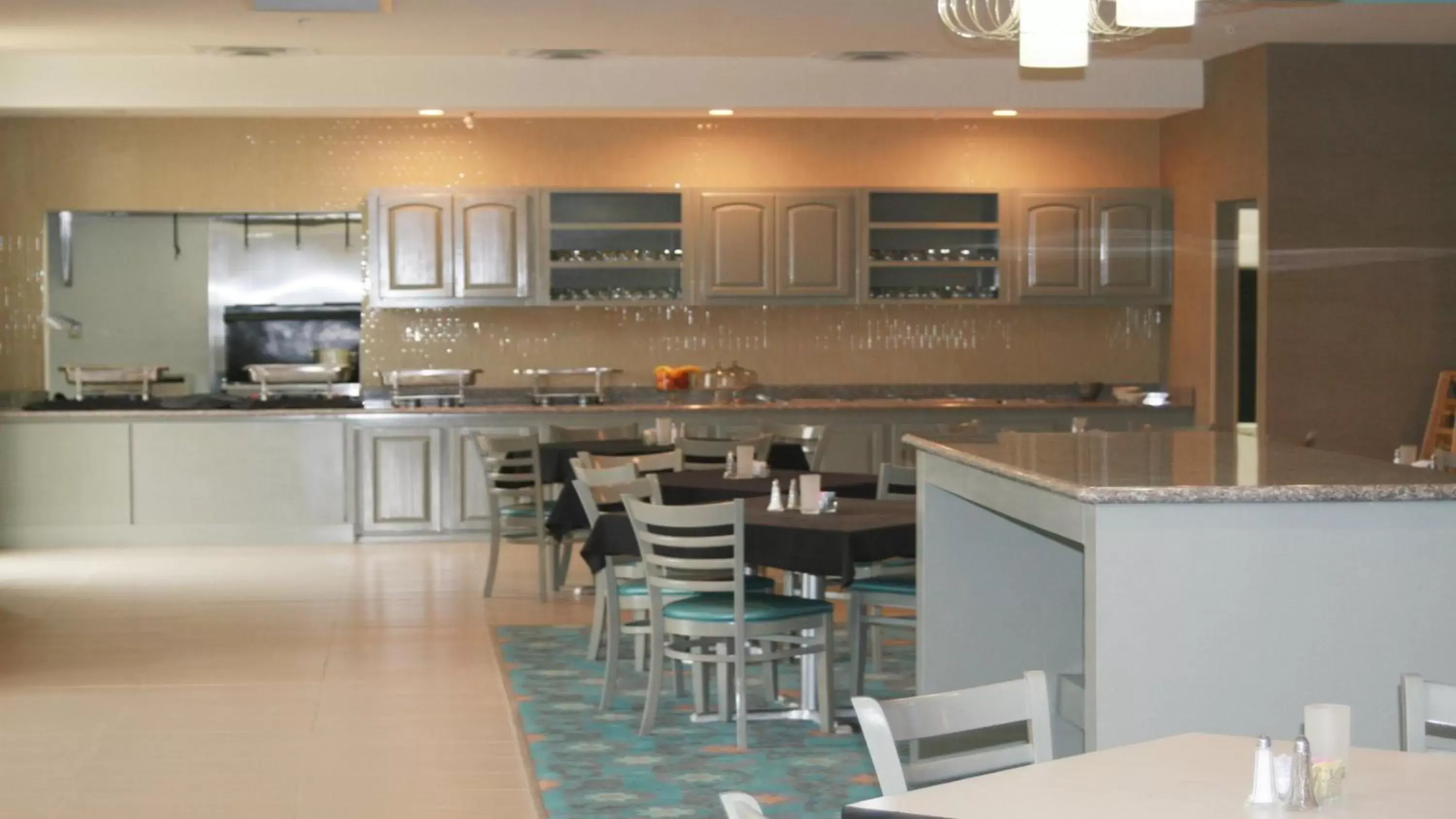 Lounge or bar, Restaurant/Places to Eat in Holiday Inn Guin, an IHG Hotel