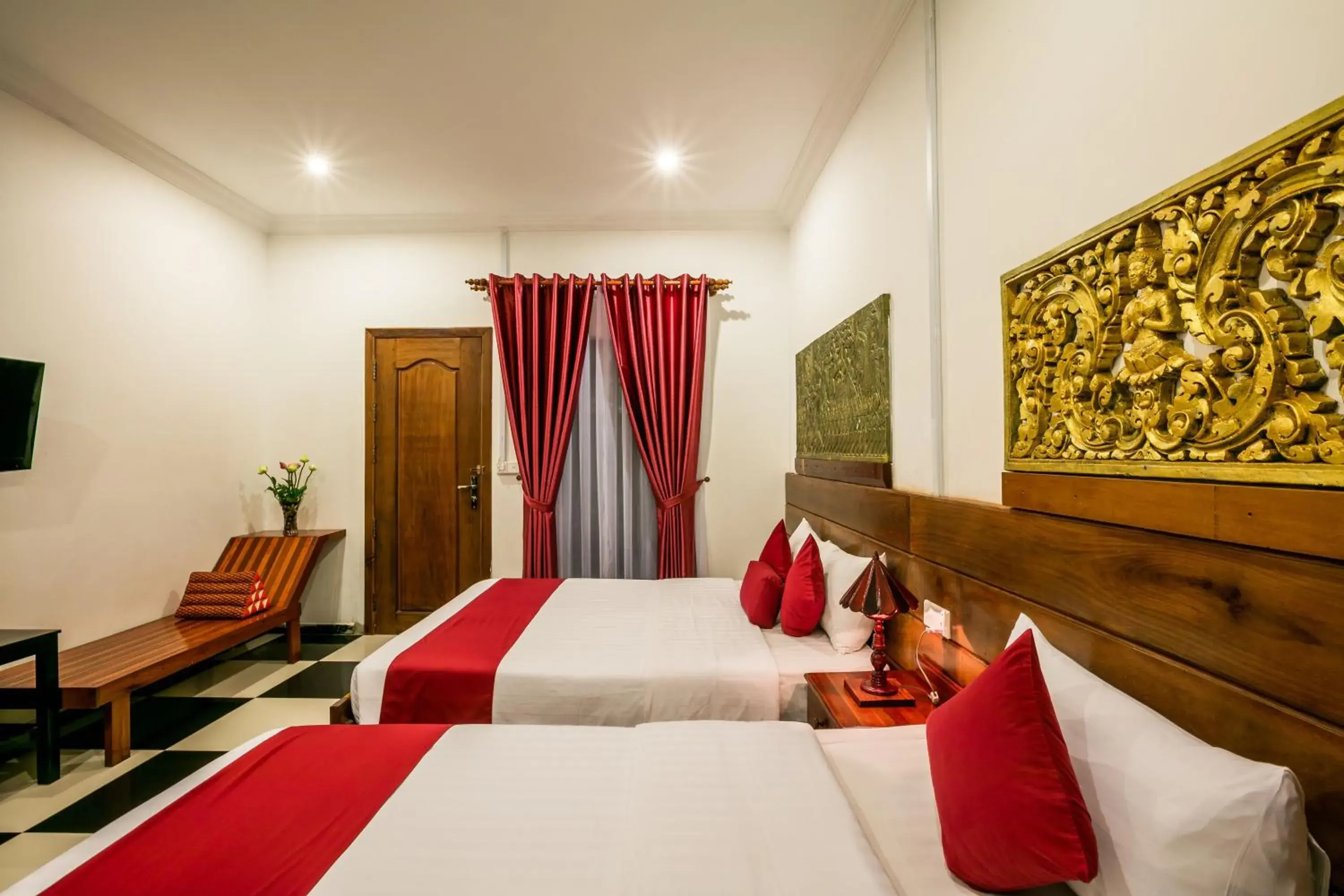 Pool view, Bed in Asanak D'Angkor Boutique Hotel