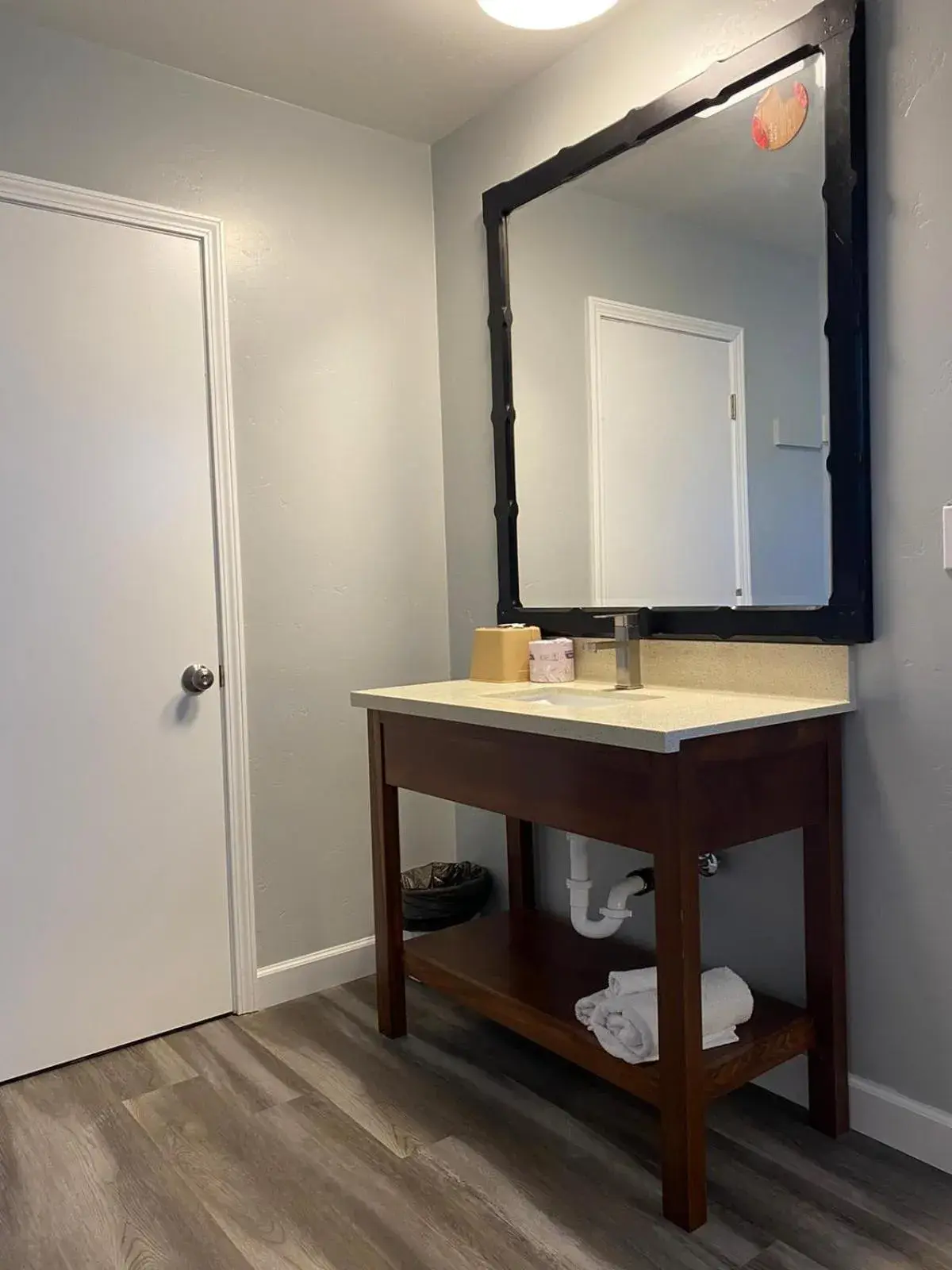 Bathroom in Colonial Motel