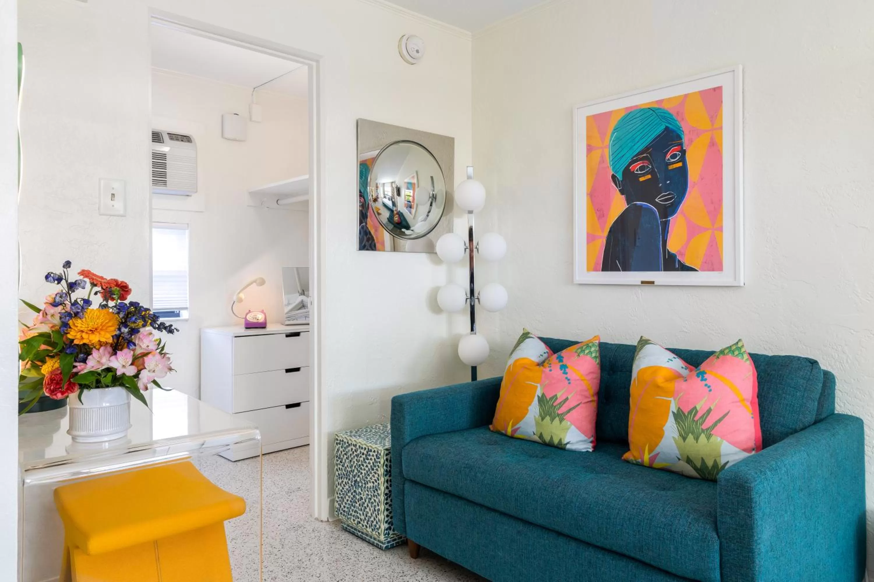 hair dresser in Sunset Inn and Cottages