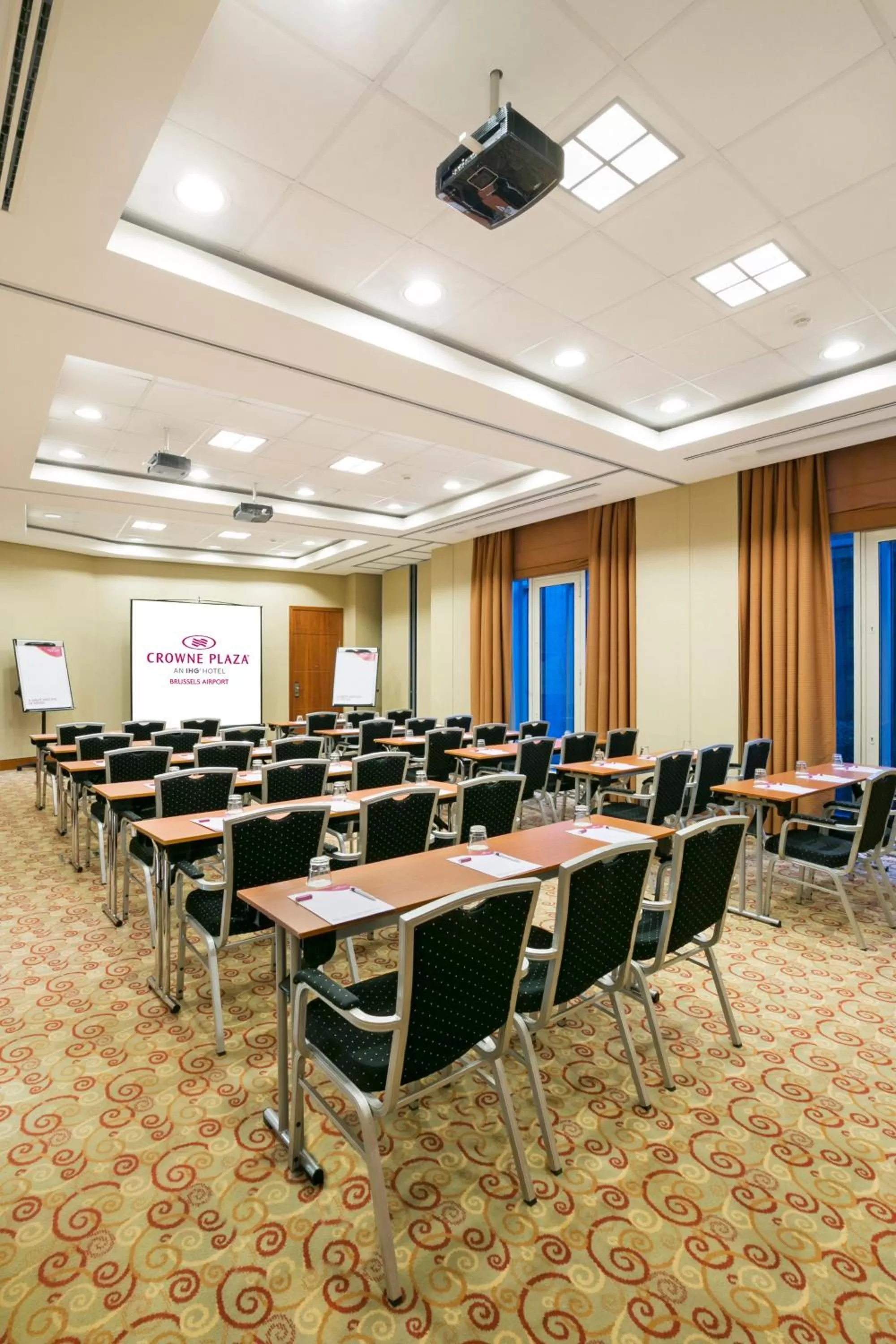 Meeting/conference room in Crowne Plaza Brussels Airport by IHG