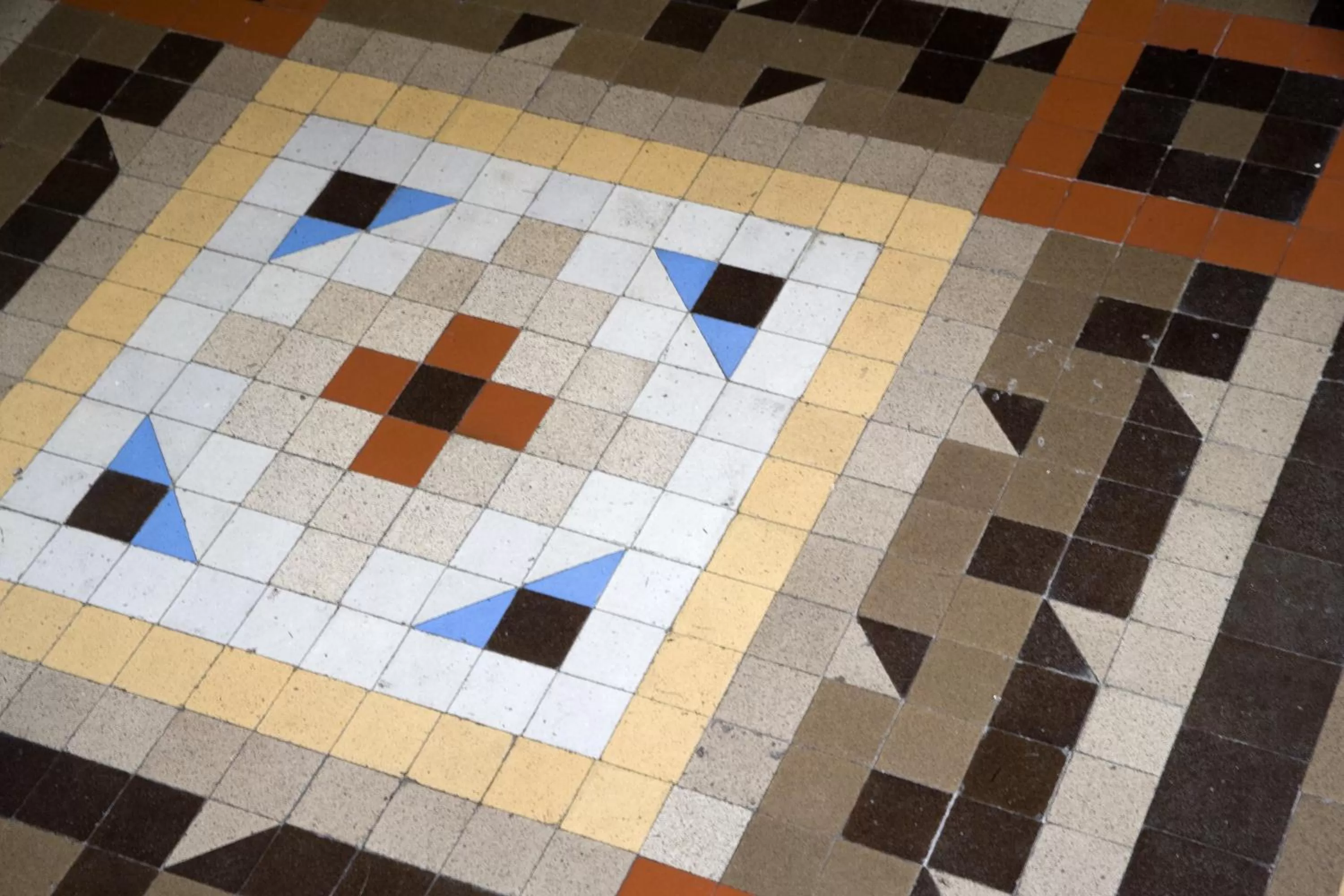 Decorative detail in Praktik Rambla