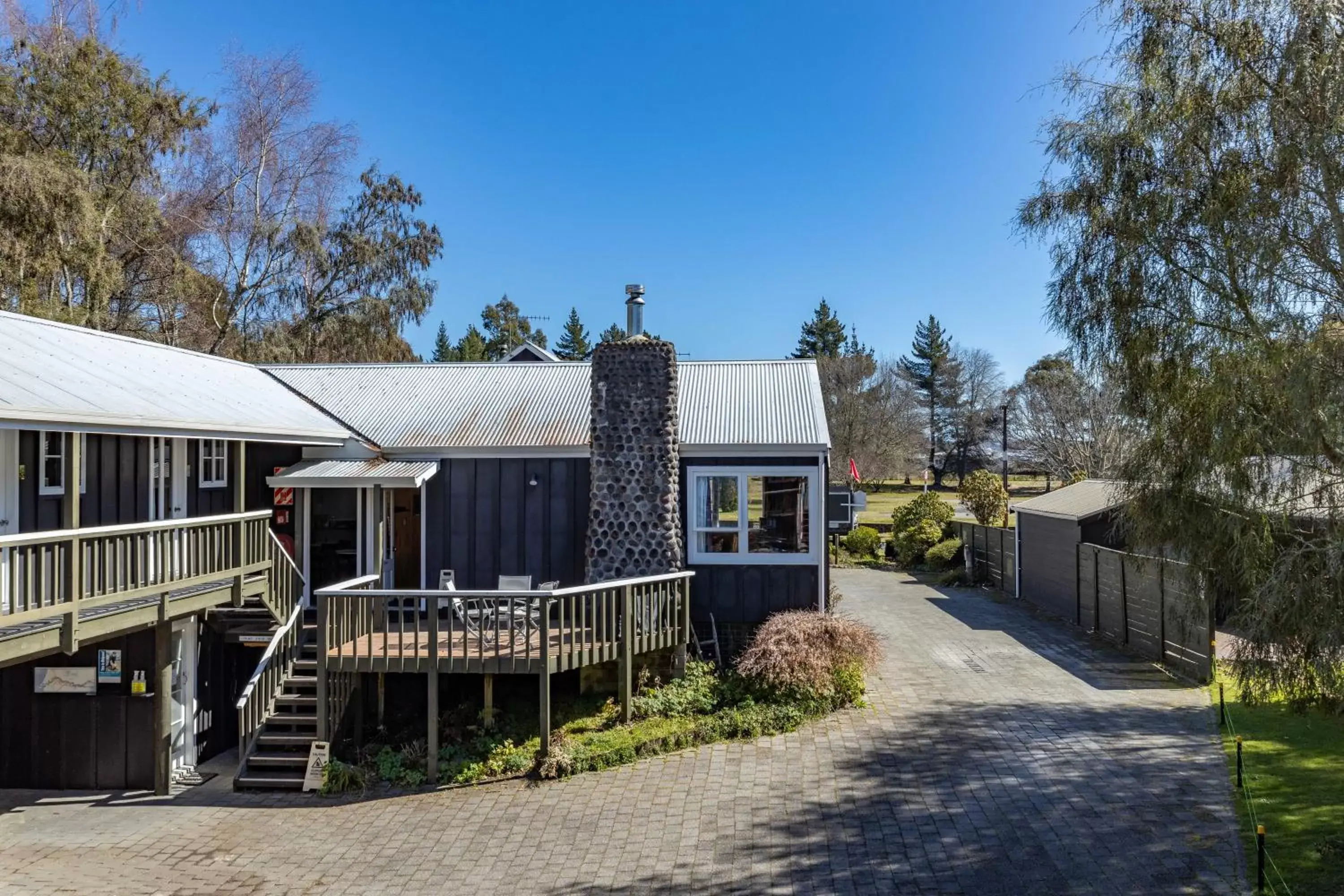 Property Building in Sportsmans Lodge Turangi