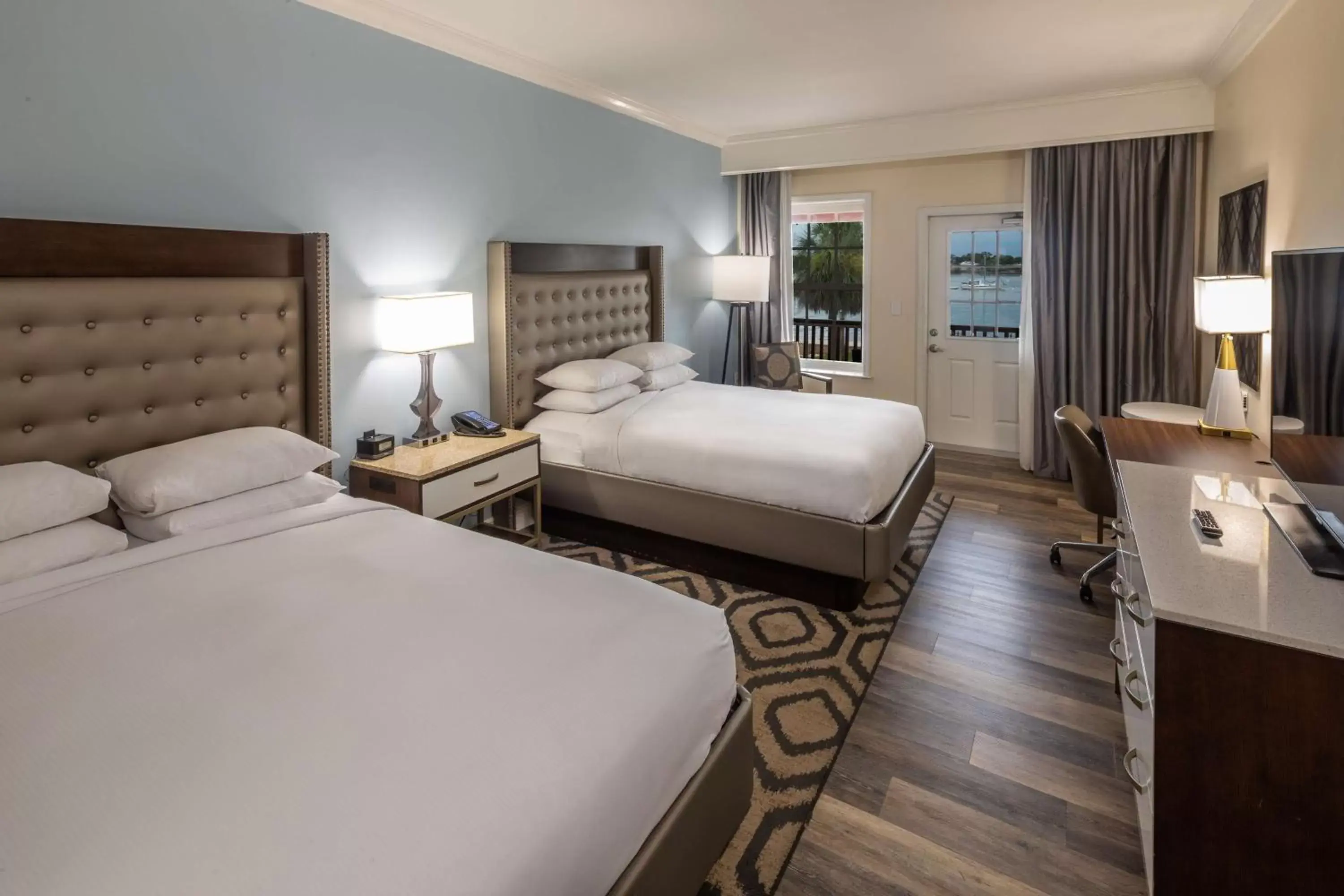 Bed in Hilton Saint Augustine Historic Bayfront