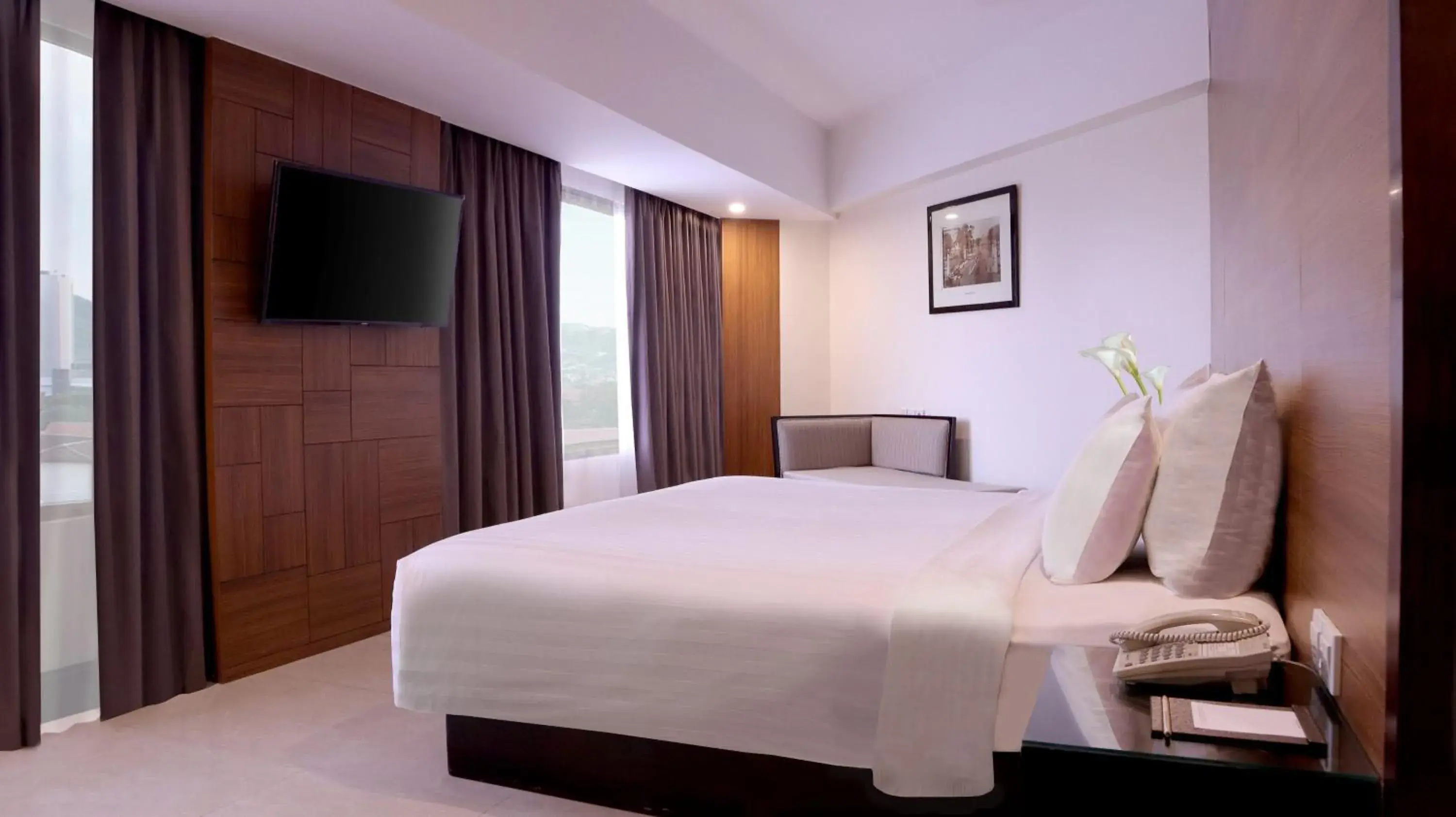 Bedroom, Bed in Hotel Santika Premiere Semarang