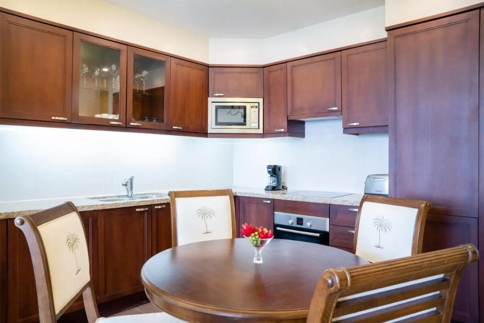 Dining area, Kitchen/Kitchenette in Jewel Grande Montego Bay Resort and Spa