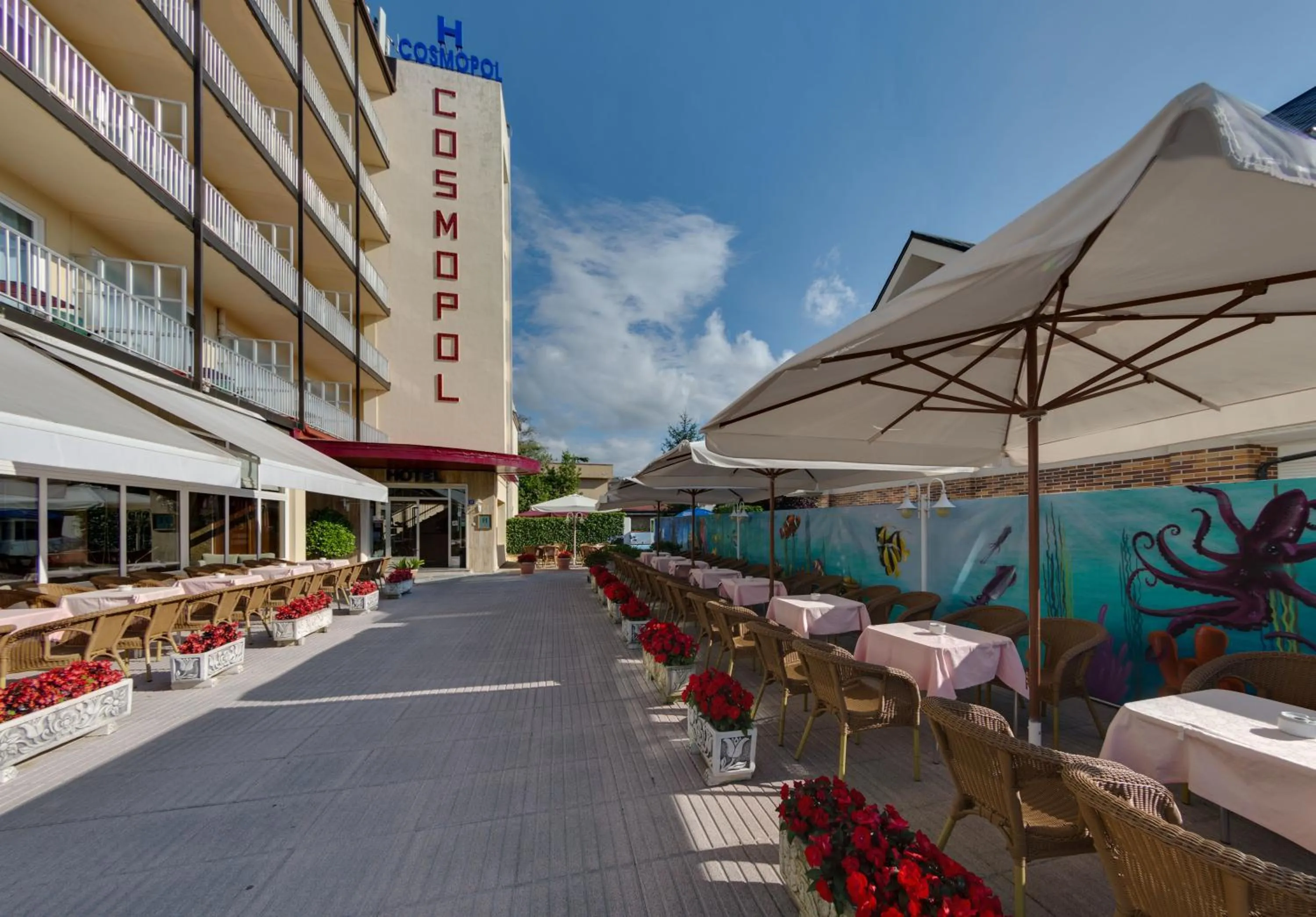 Patio in Hotel Cosmopol