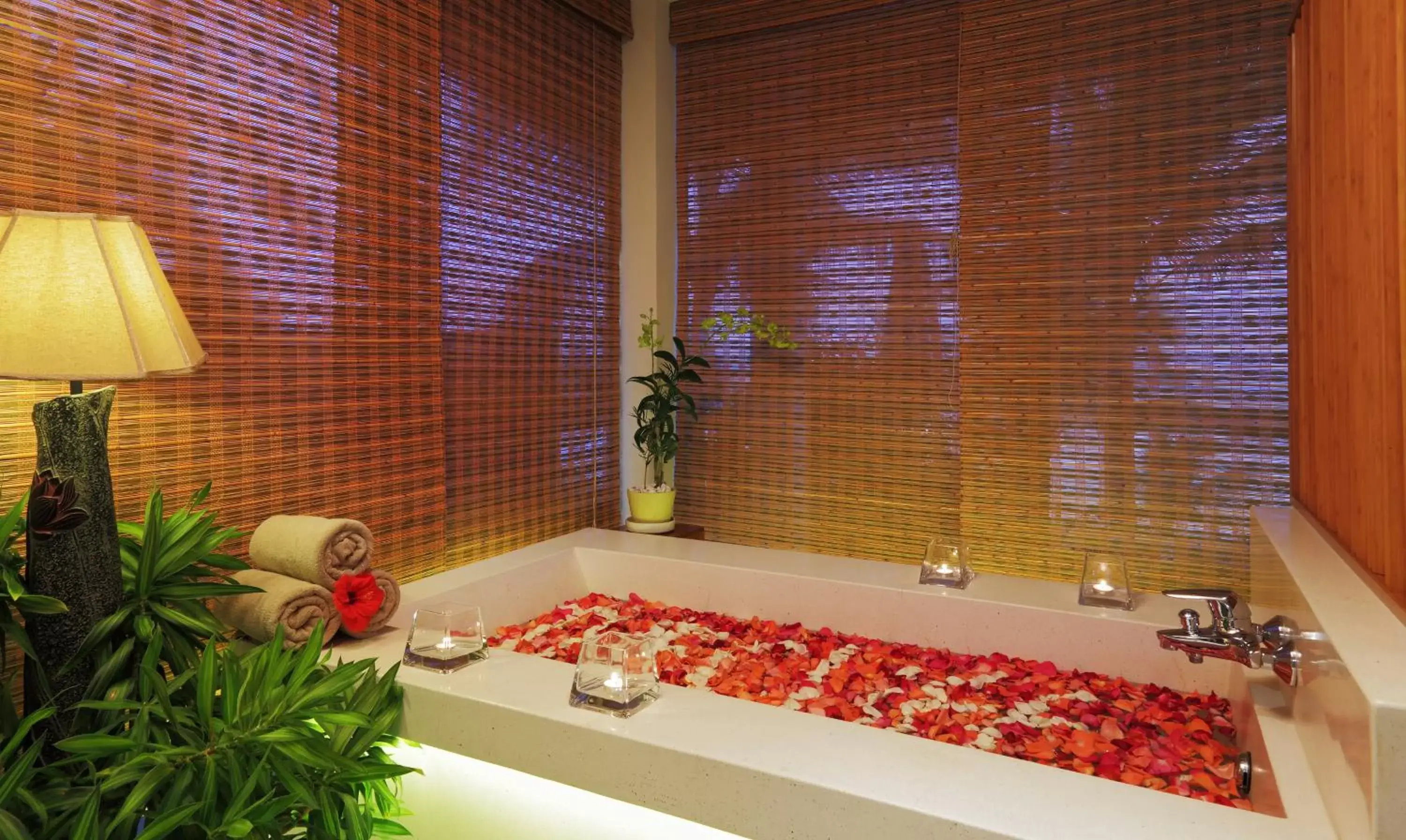 Spa and wellness centre/facilities, Bathroom in The Cliff Resort & Residences